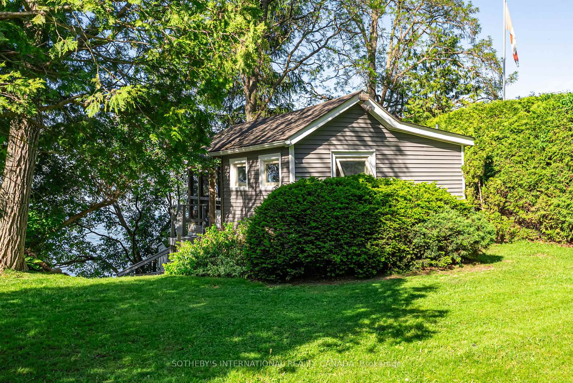 30 Hedge Road