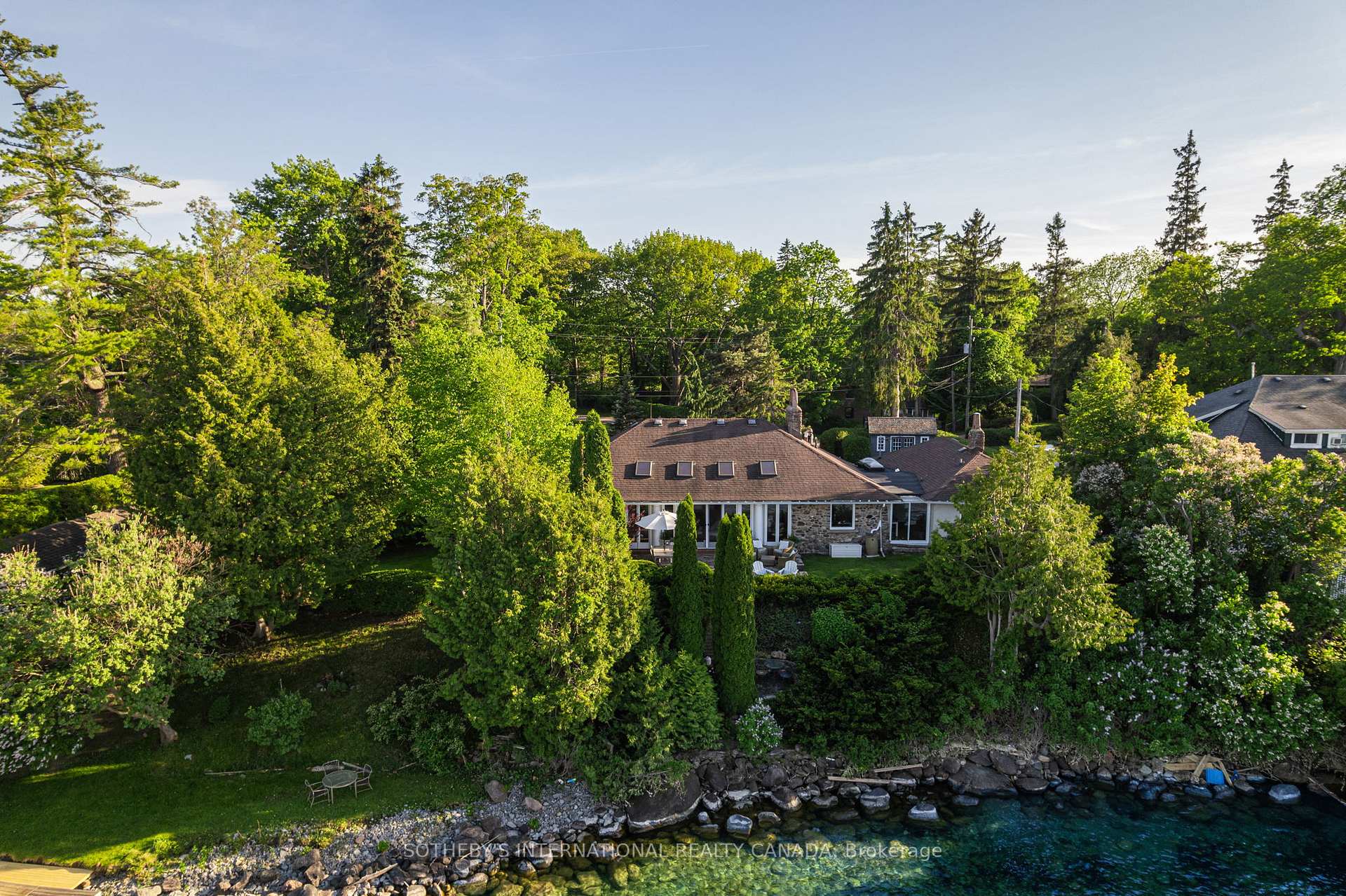 30 Hedge Road