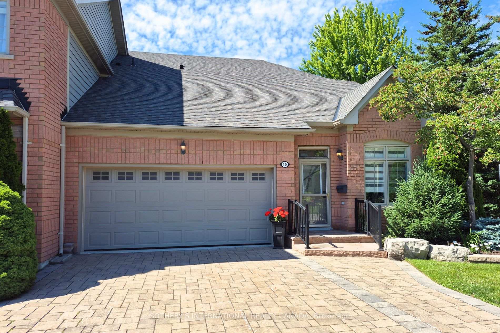 10 Belle Terre Way