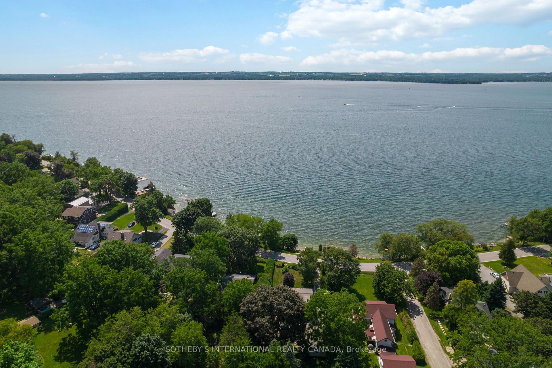 171 Lake Drive N