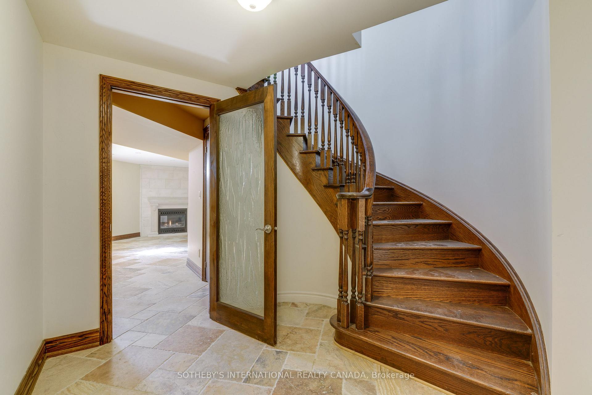 186 Weaver Court