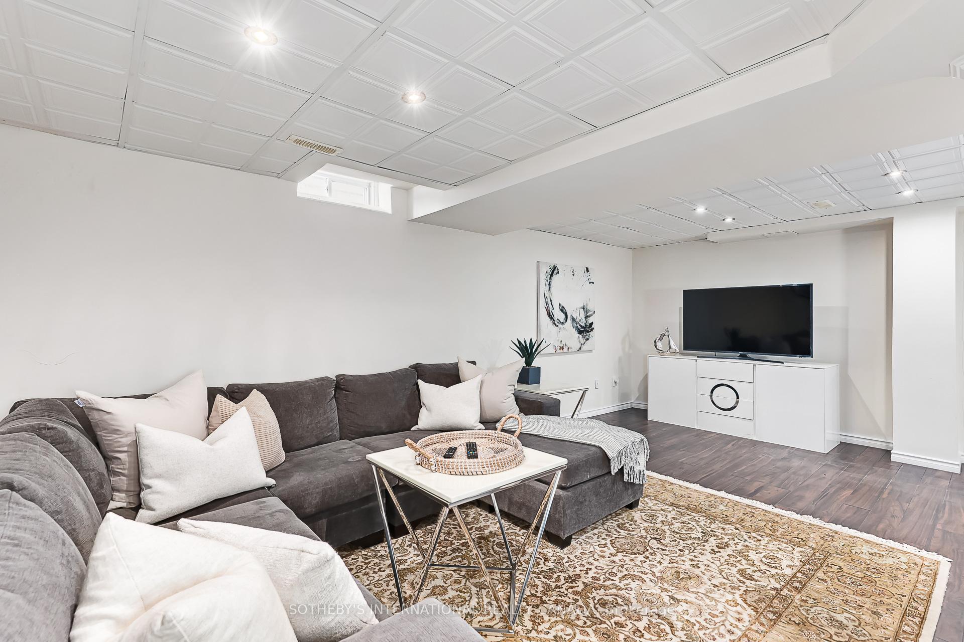 9 Waterpond Place NE