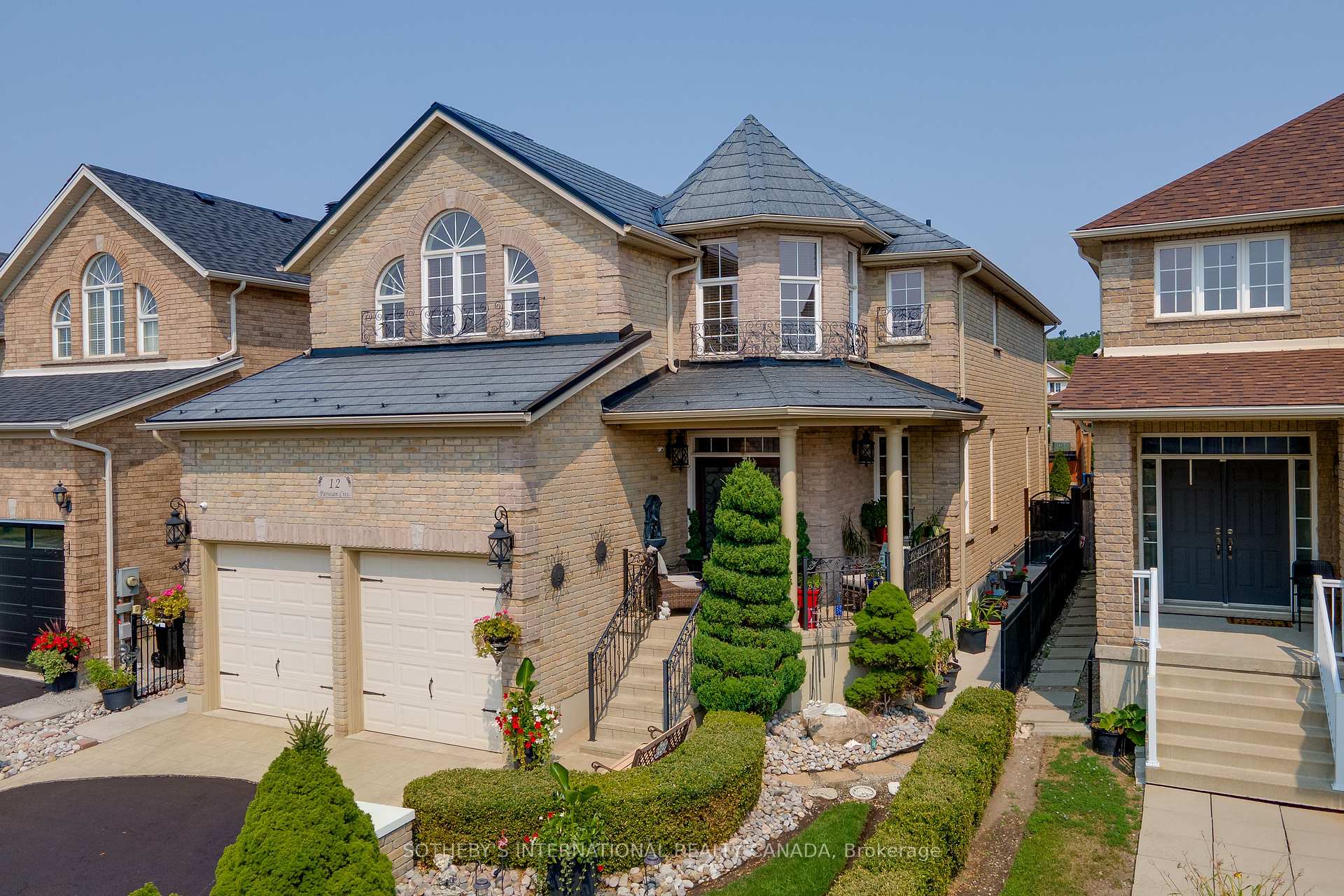 12 Parisian Crescent