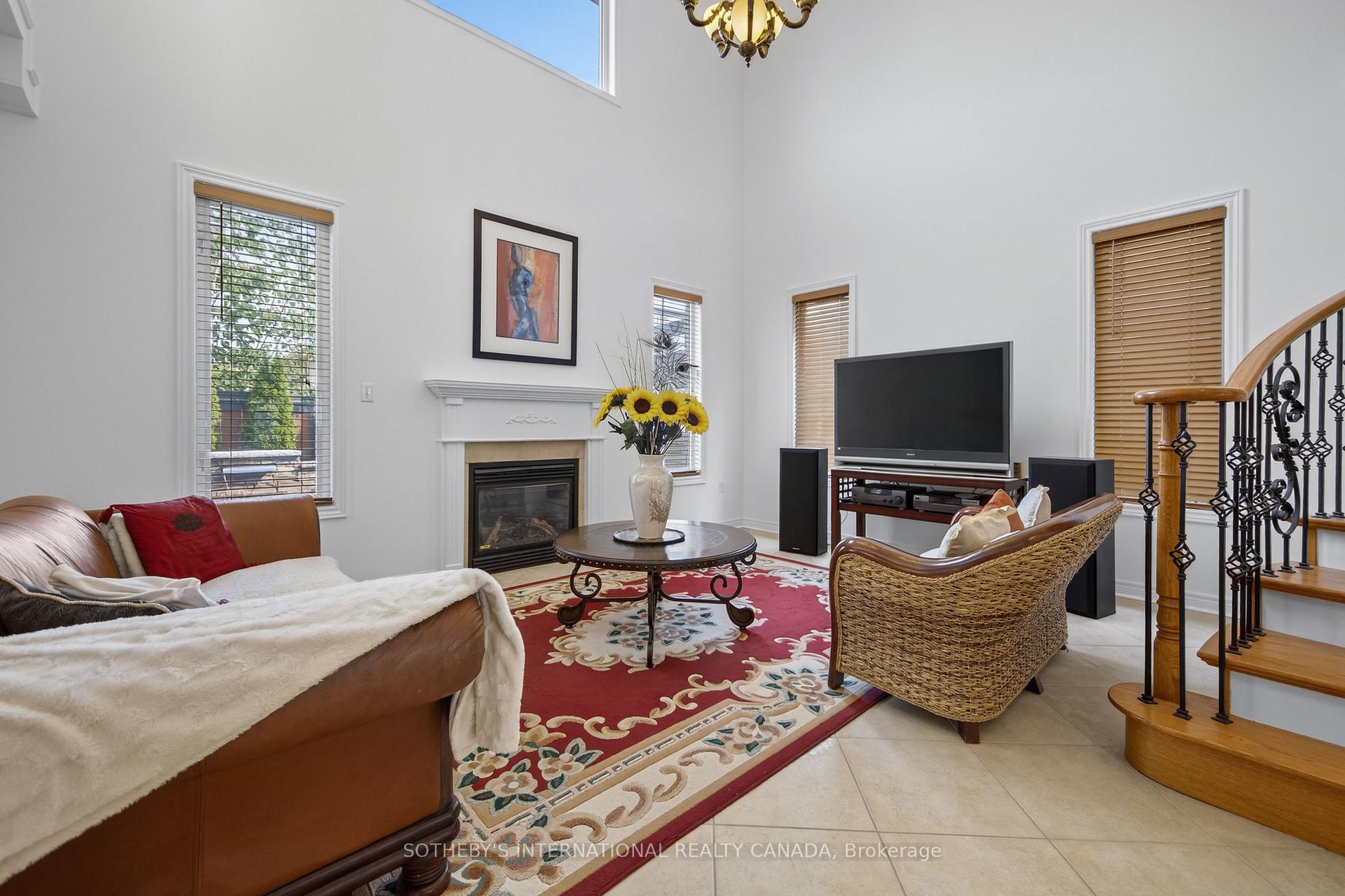 12 Parisian Crescent