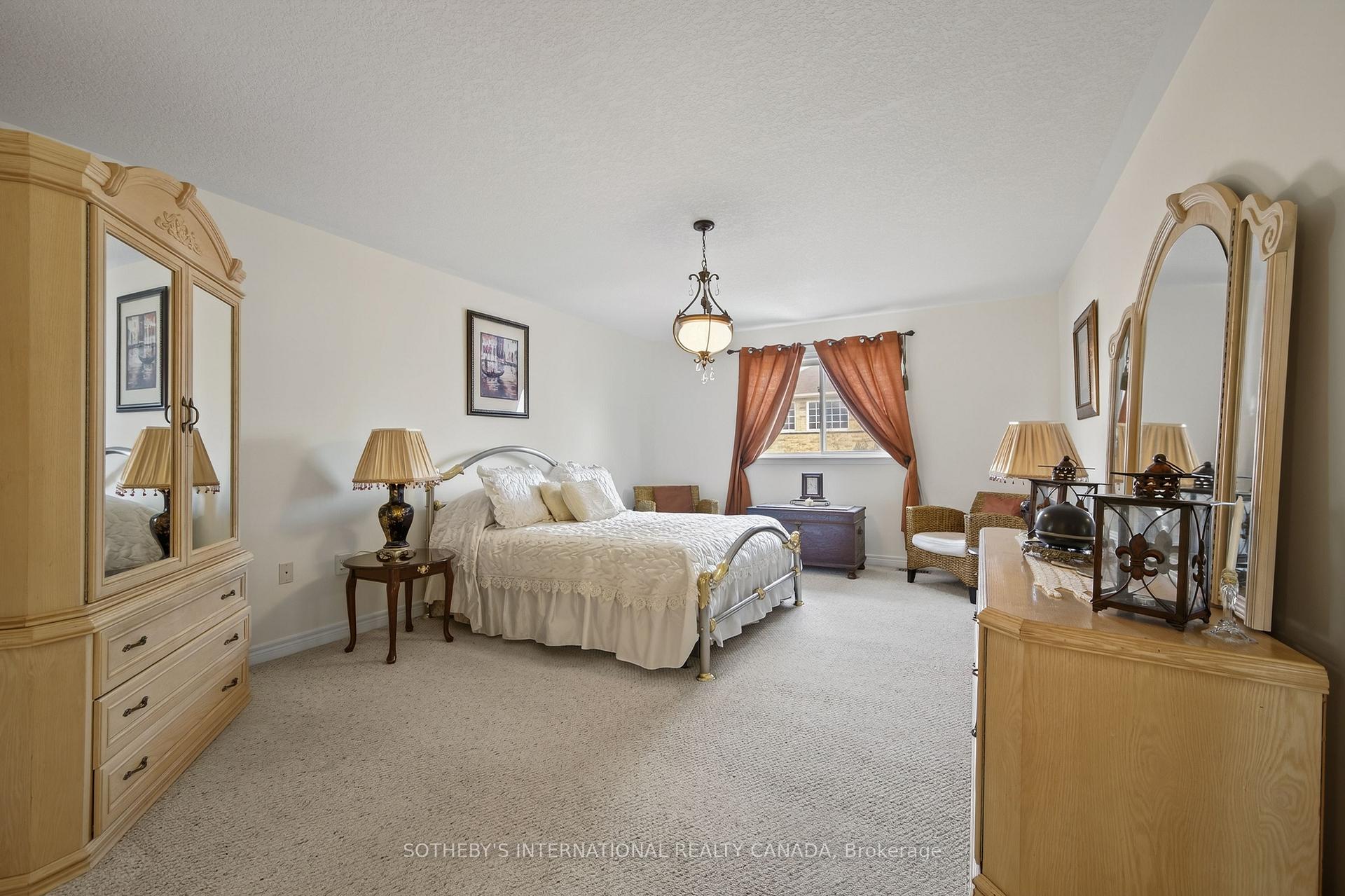 12 Parisian Crescent