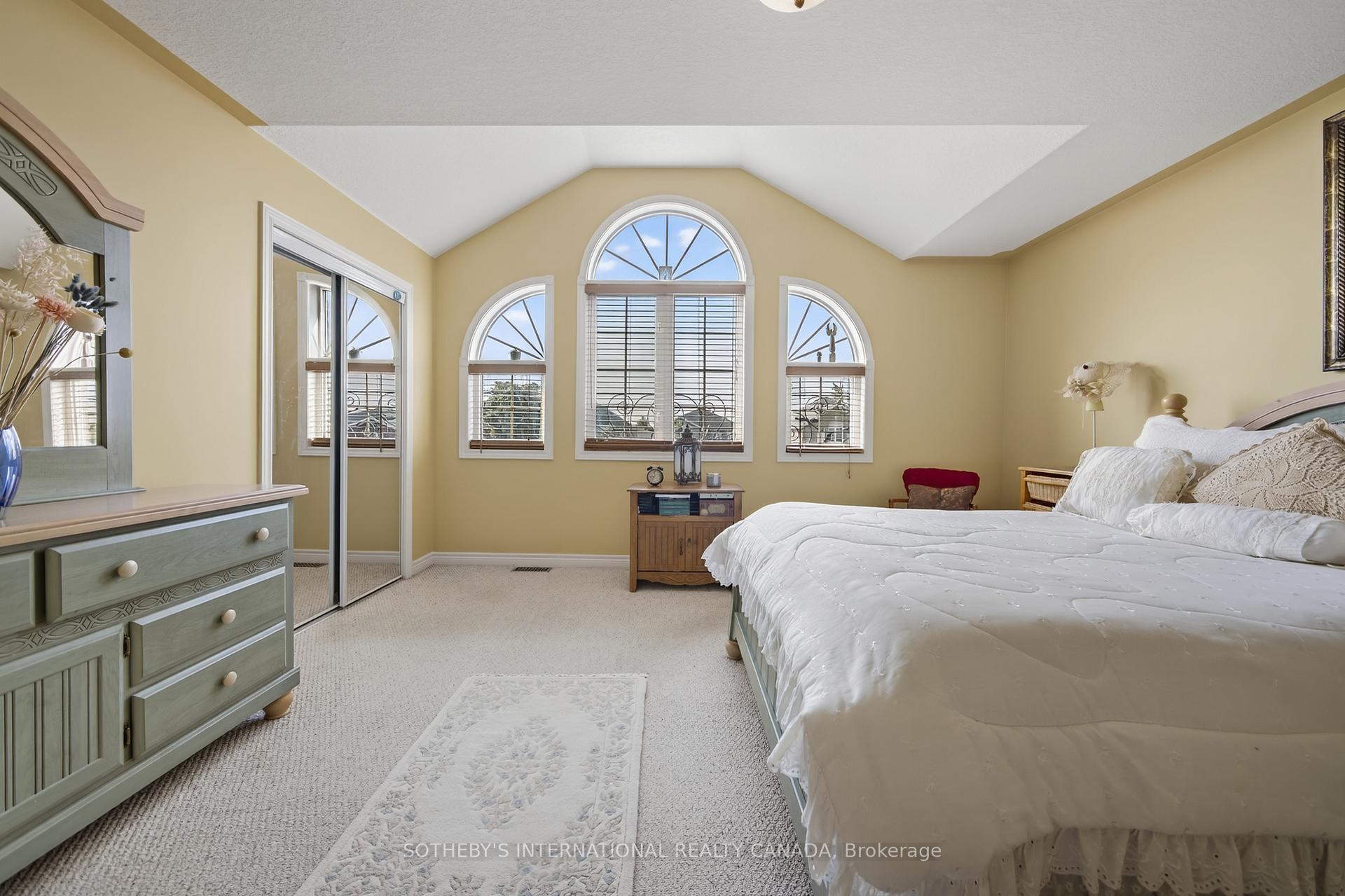 12 Parisian Crescent