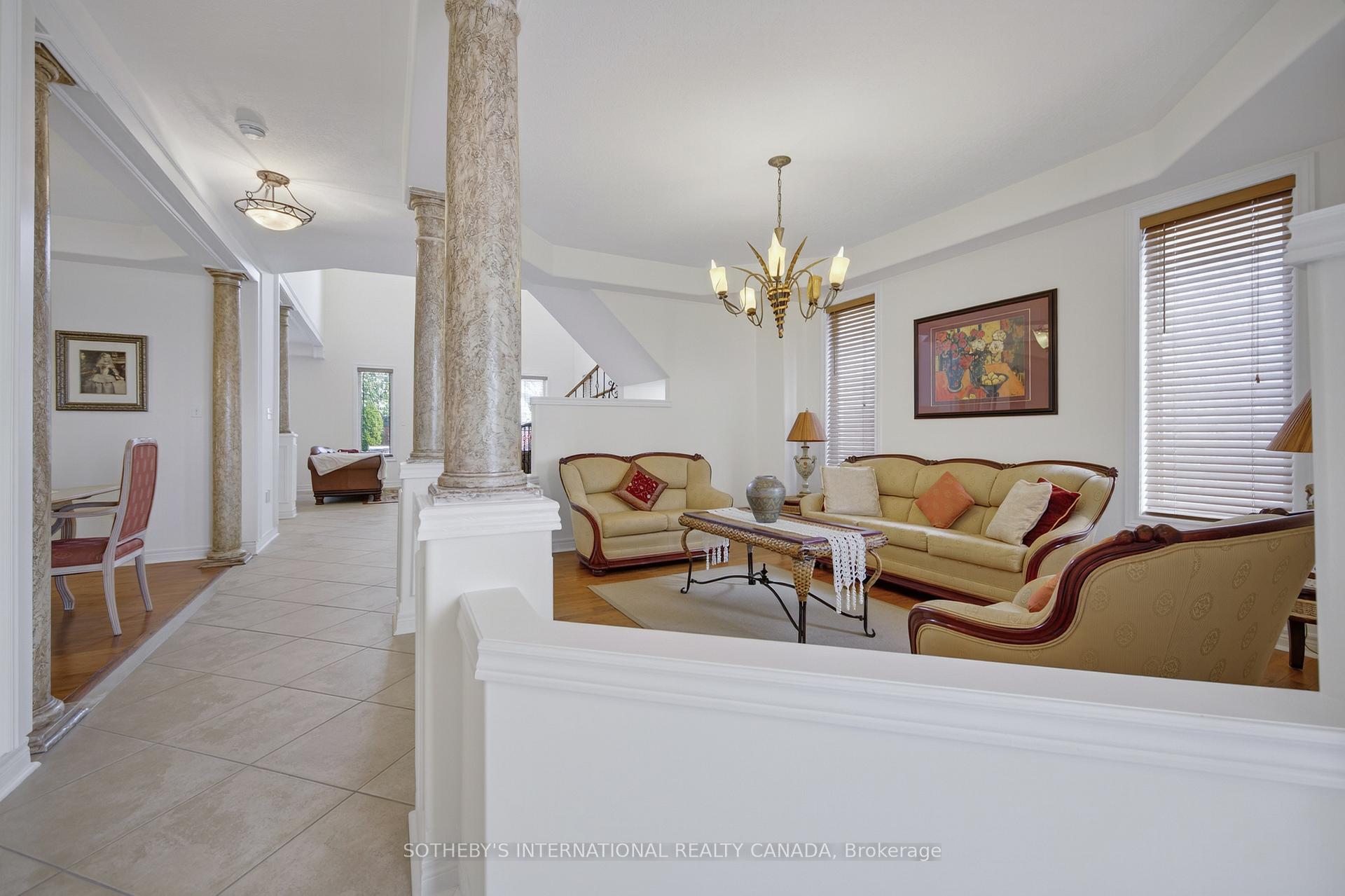 12 Parisian Crescent