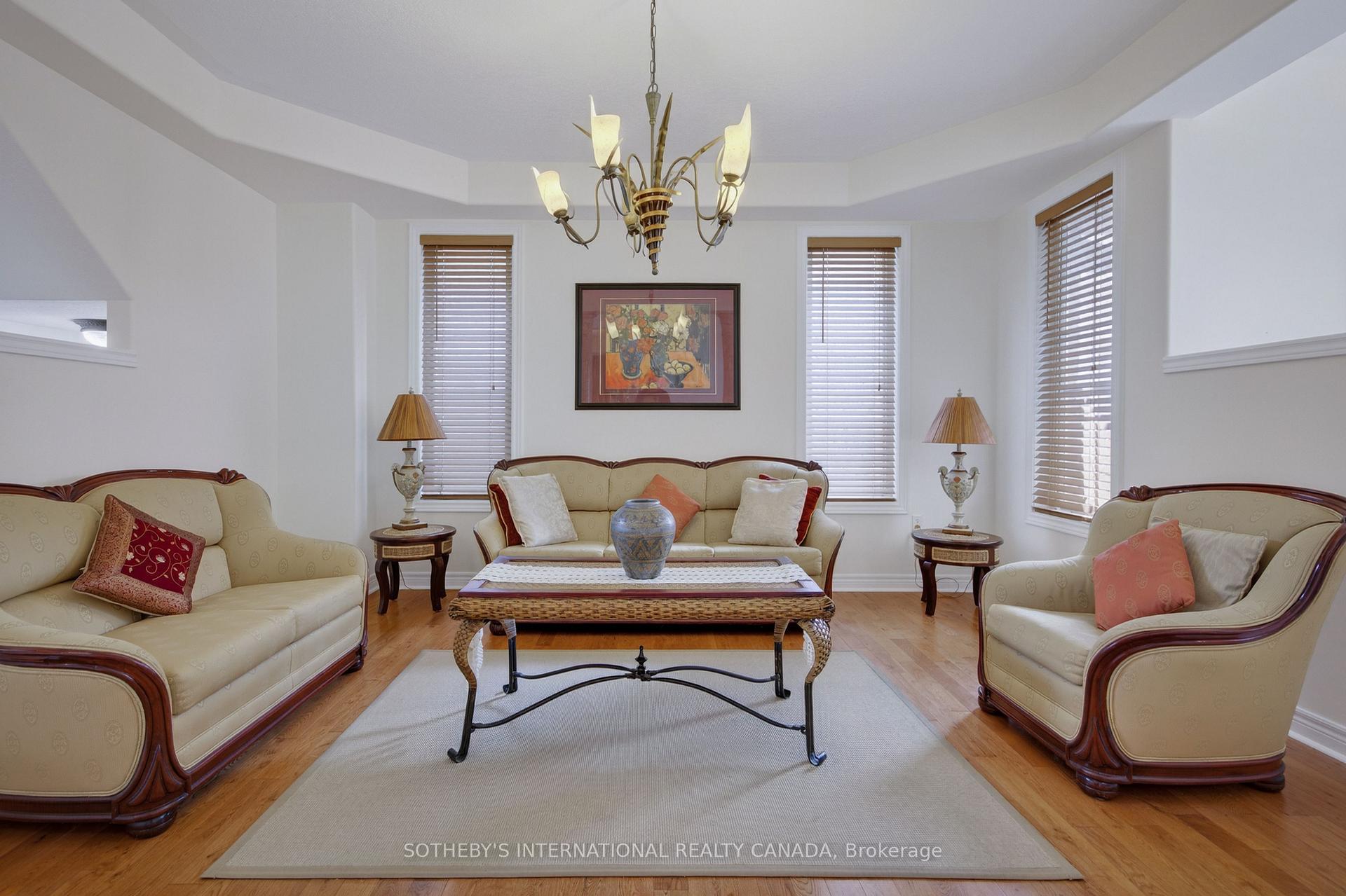 12 Parisian Crescent