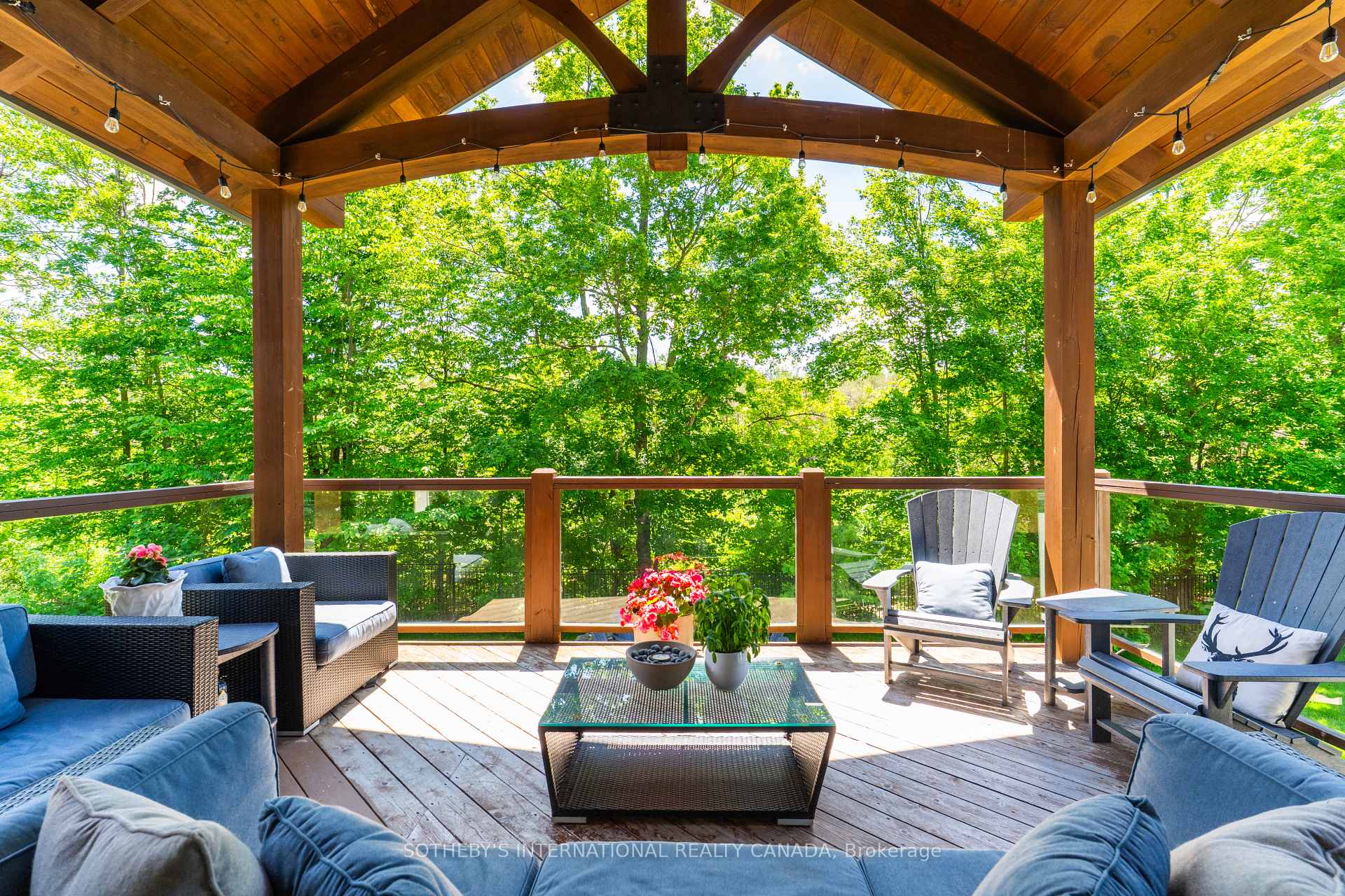 7 Ridgewood Court