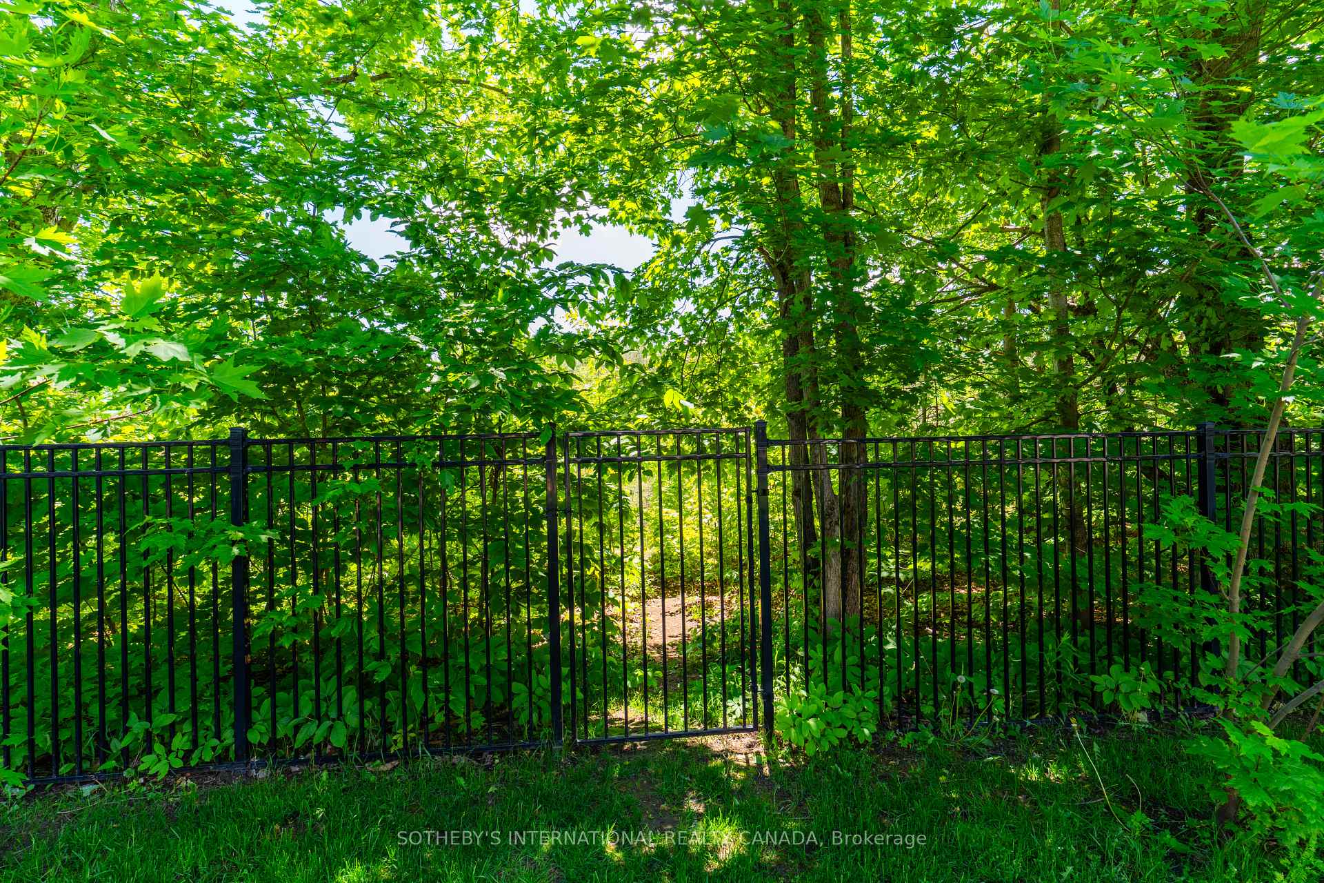 7 Ridgewood Court