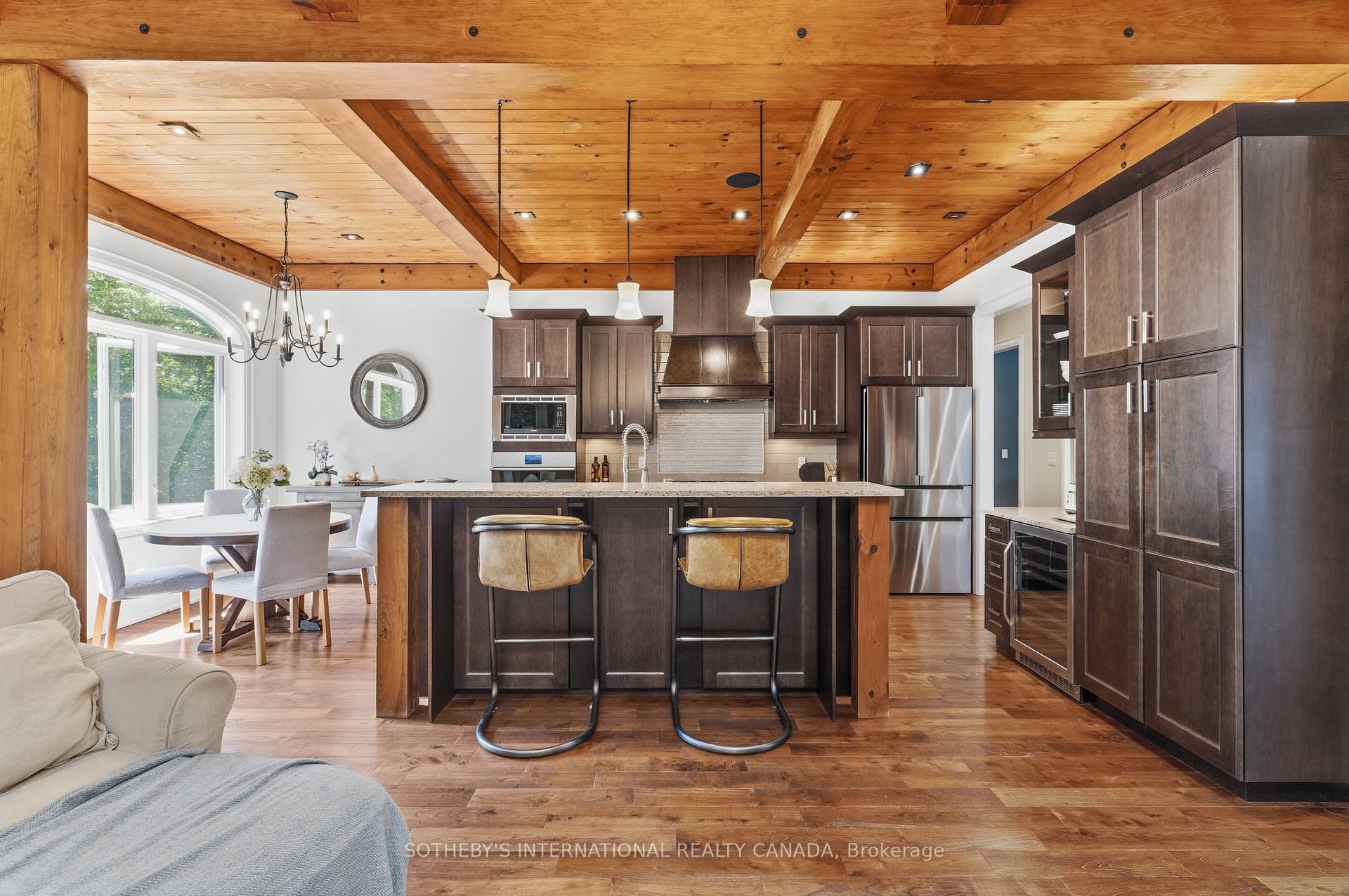 7 Ridgewood Court