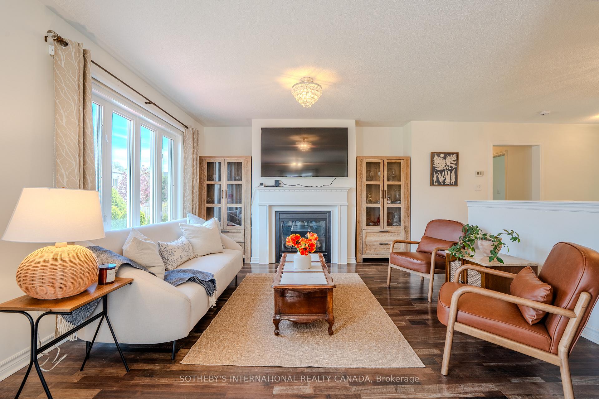 19 Grand Poplar Lane