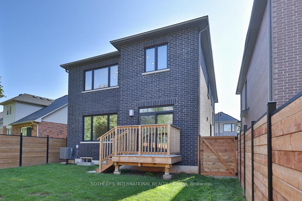 520 Markay Common