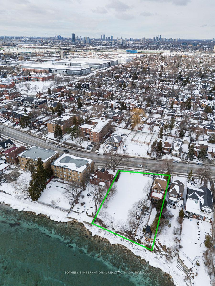 2685 Lake Shore Boulevard W