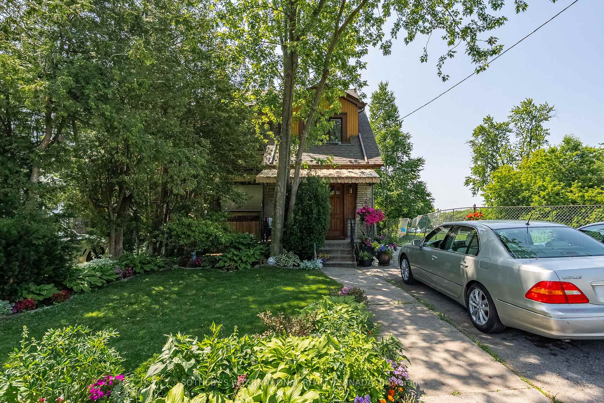 2685 Lake Shore Boulevard W