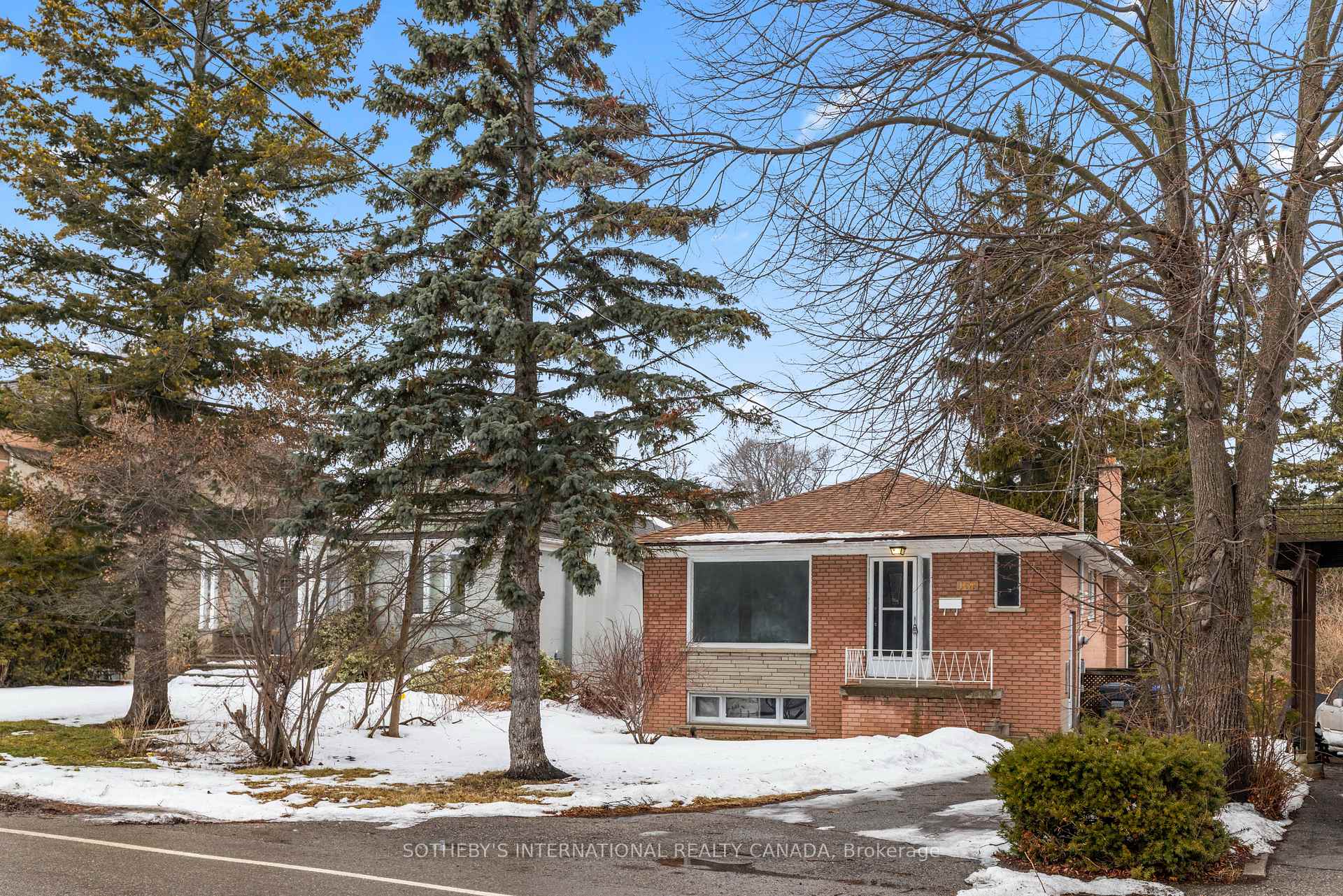 957 Beechwood Avenue upper
