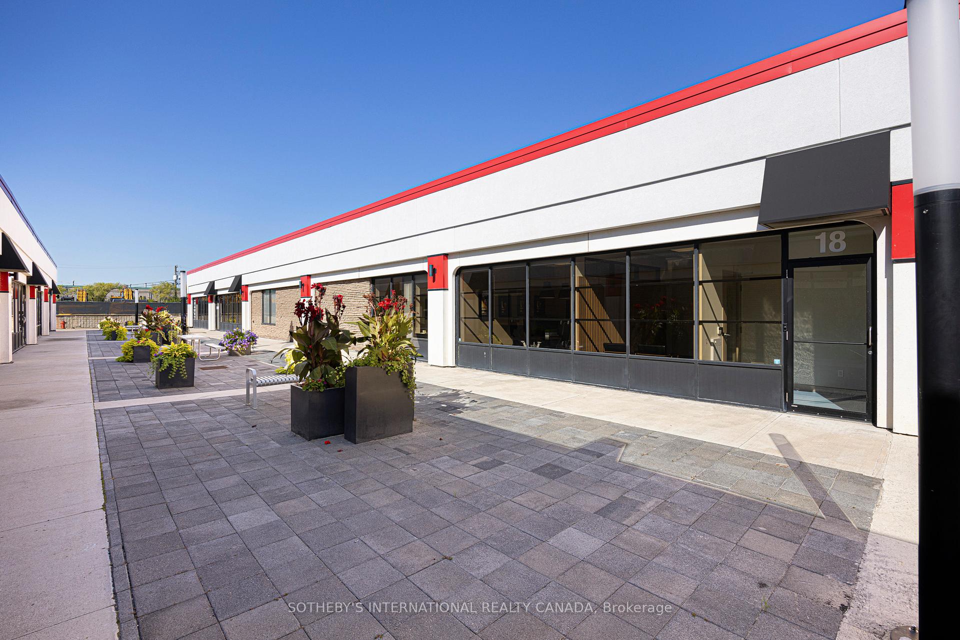 755 Queensway N/A E 18B-19B