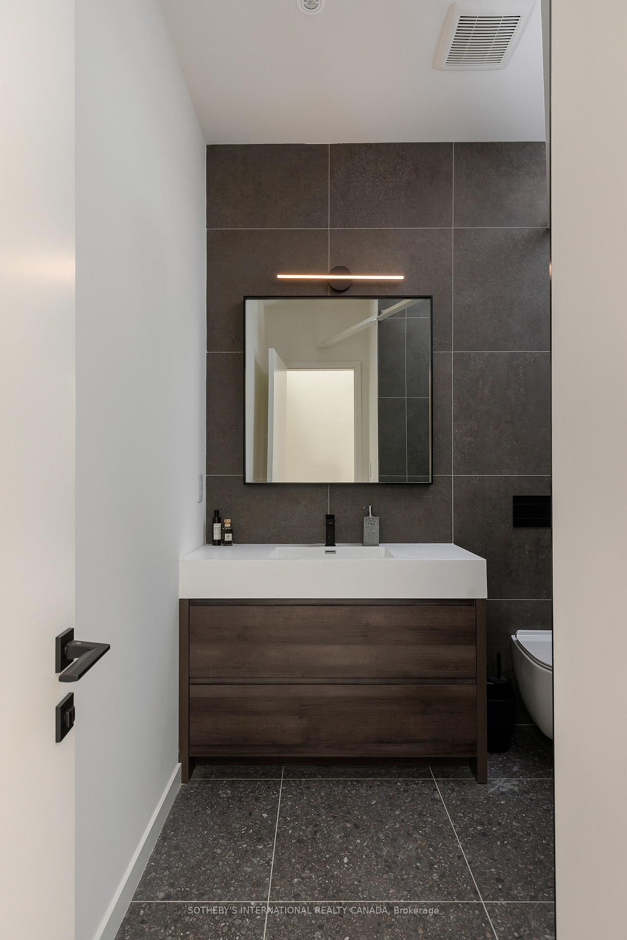 1100 Lansdowne Avenue 339