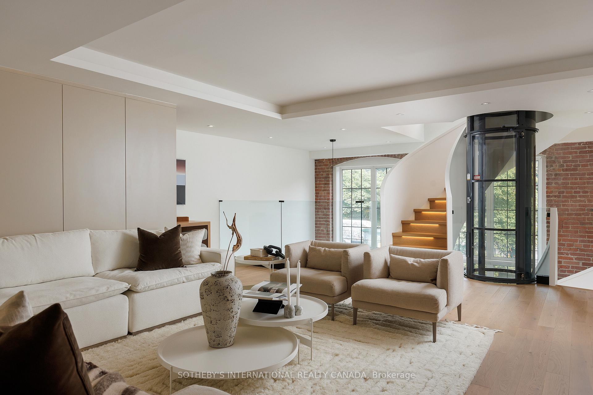 1100 Lansdowne Avenue 339