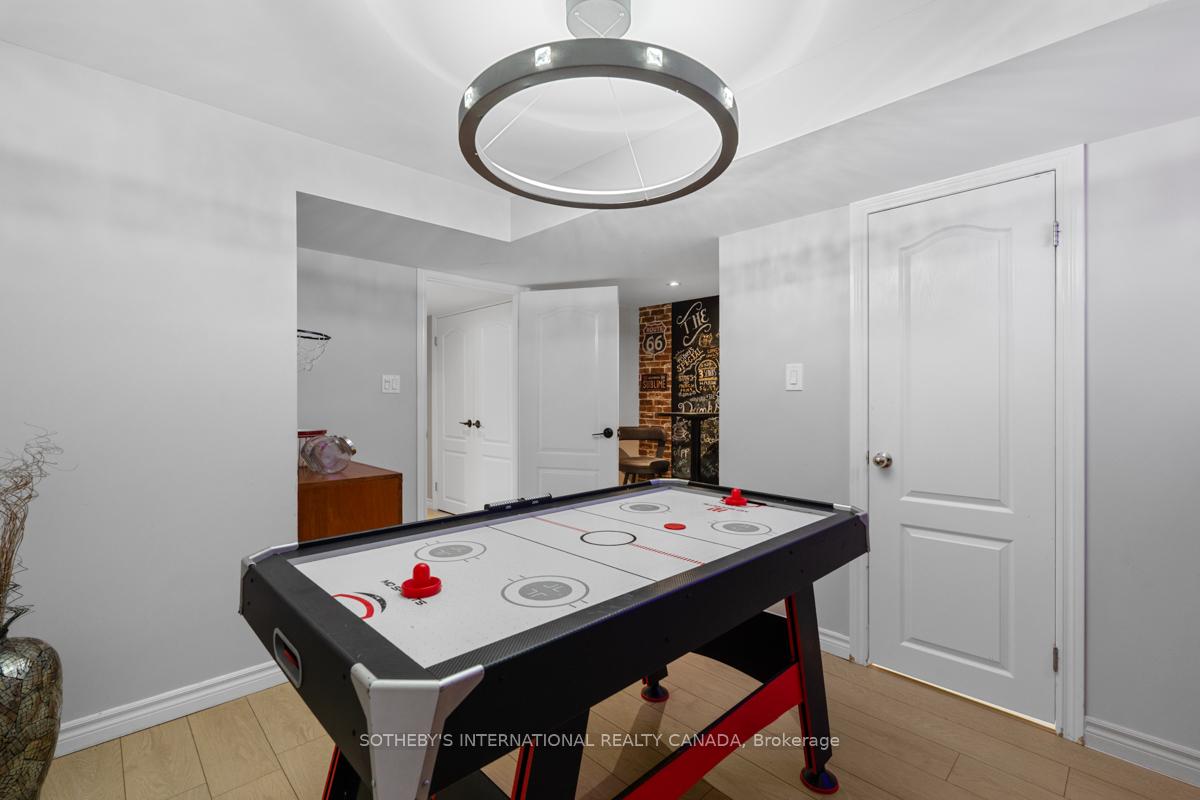 2182 Meadowglen Drive