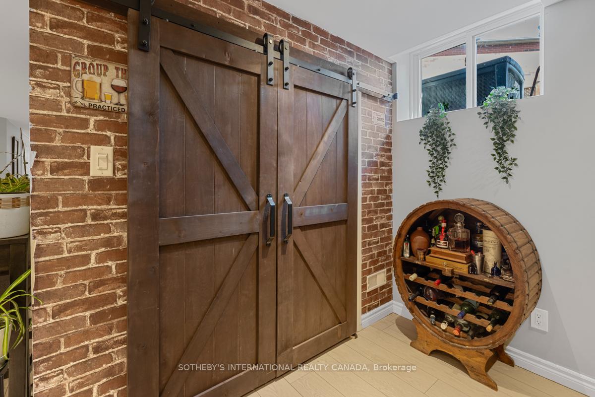 2182 Meadowglen Drive