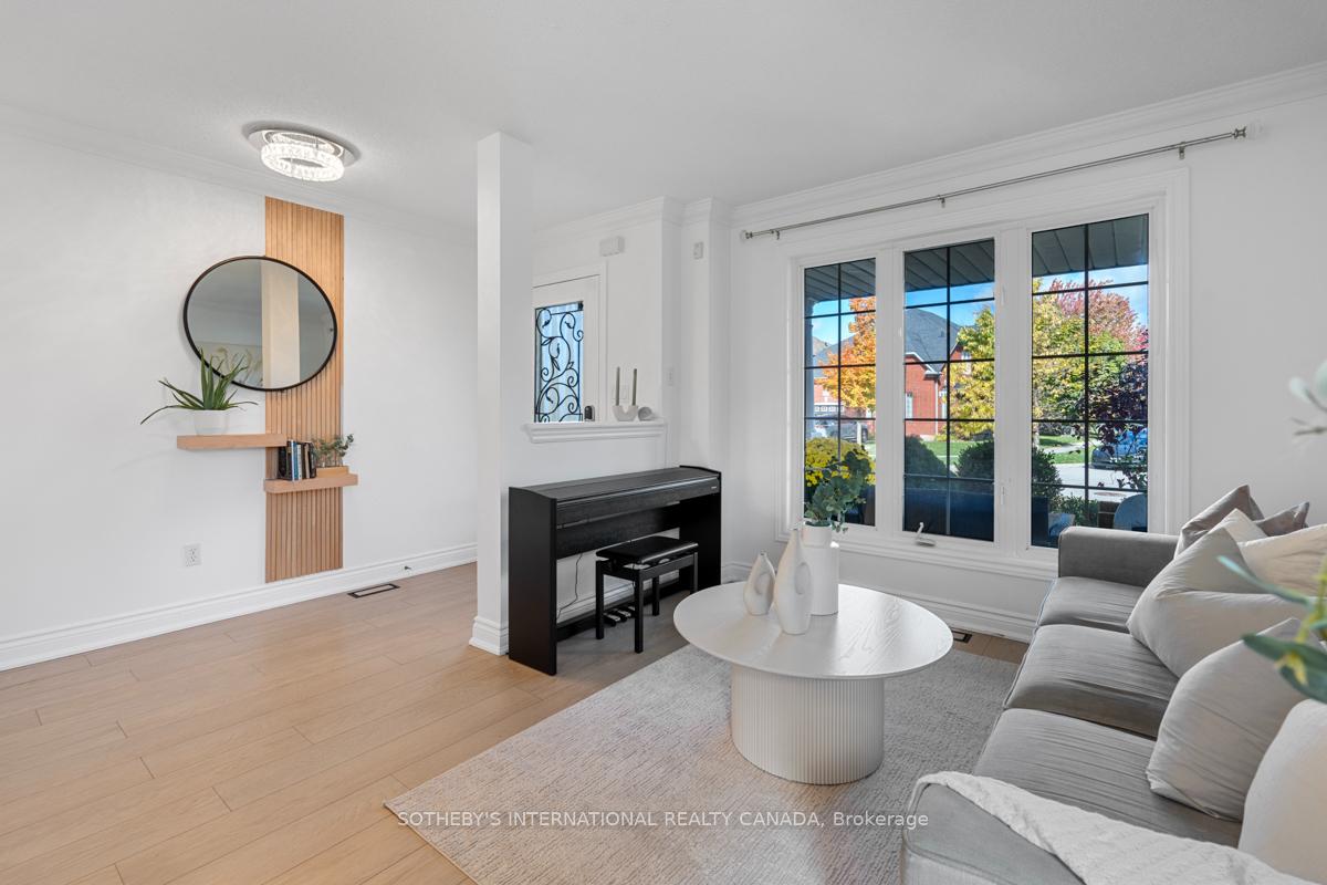 2182 Meadowglen Drive