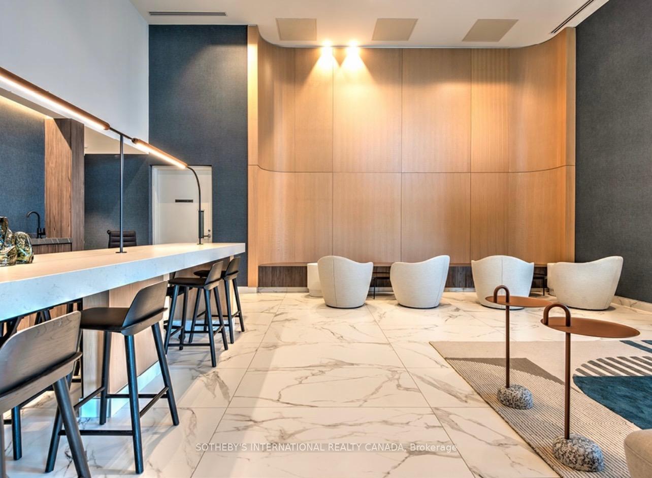 1195 The Queensway Road 510