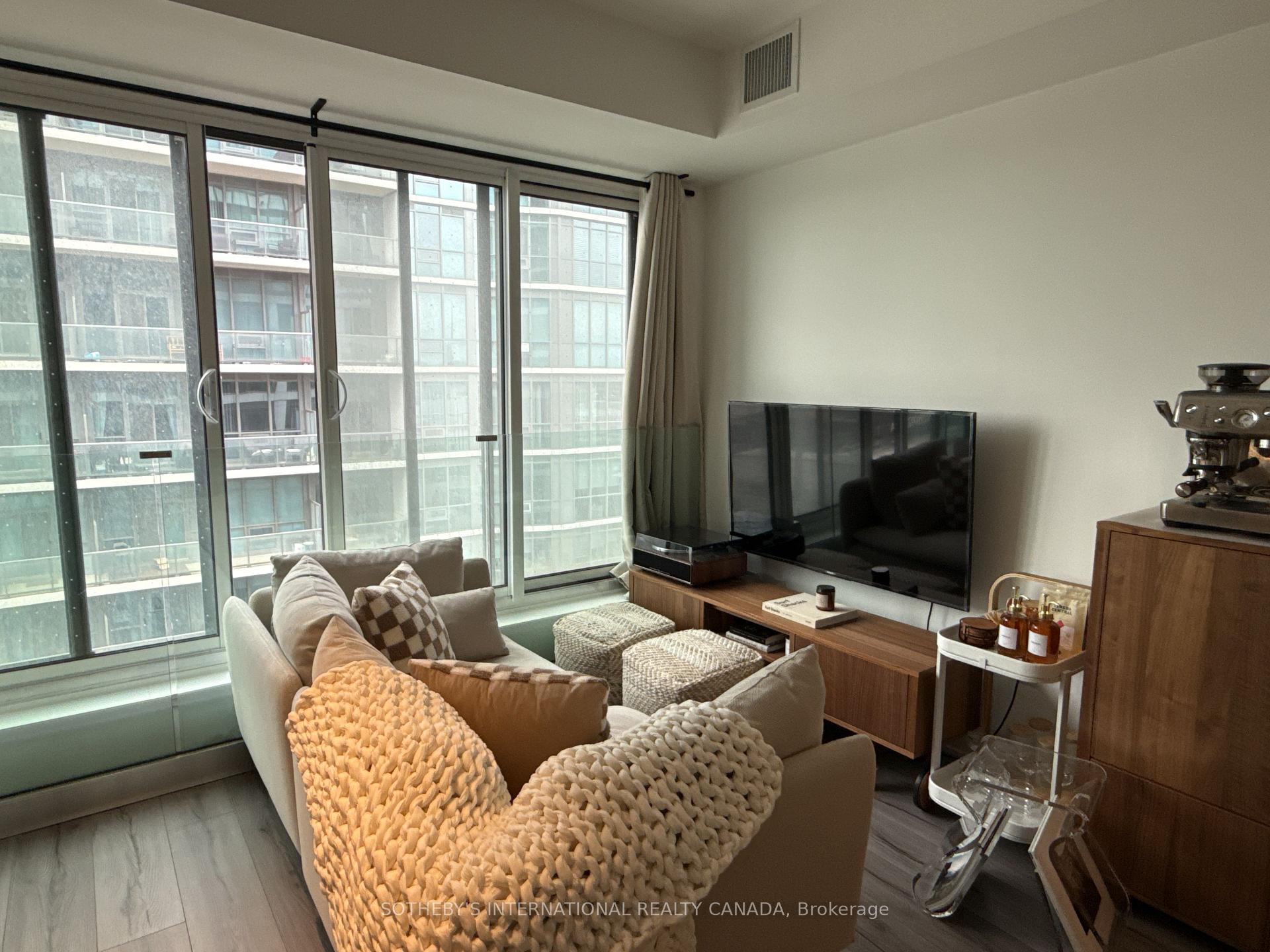 1195 The Queensway Road 510