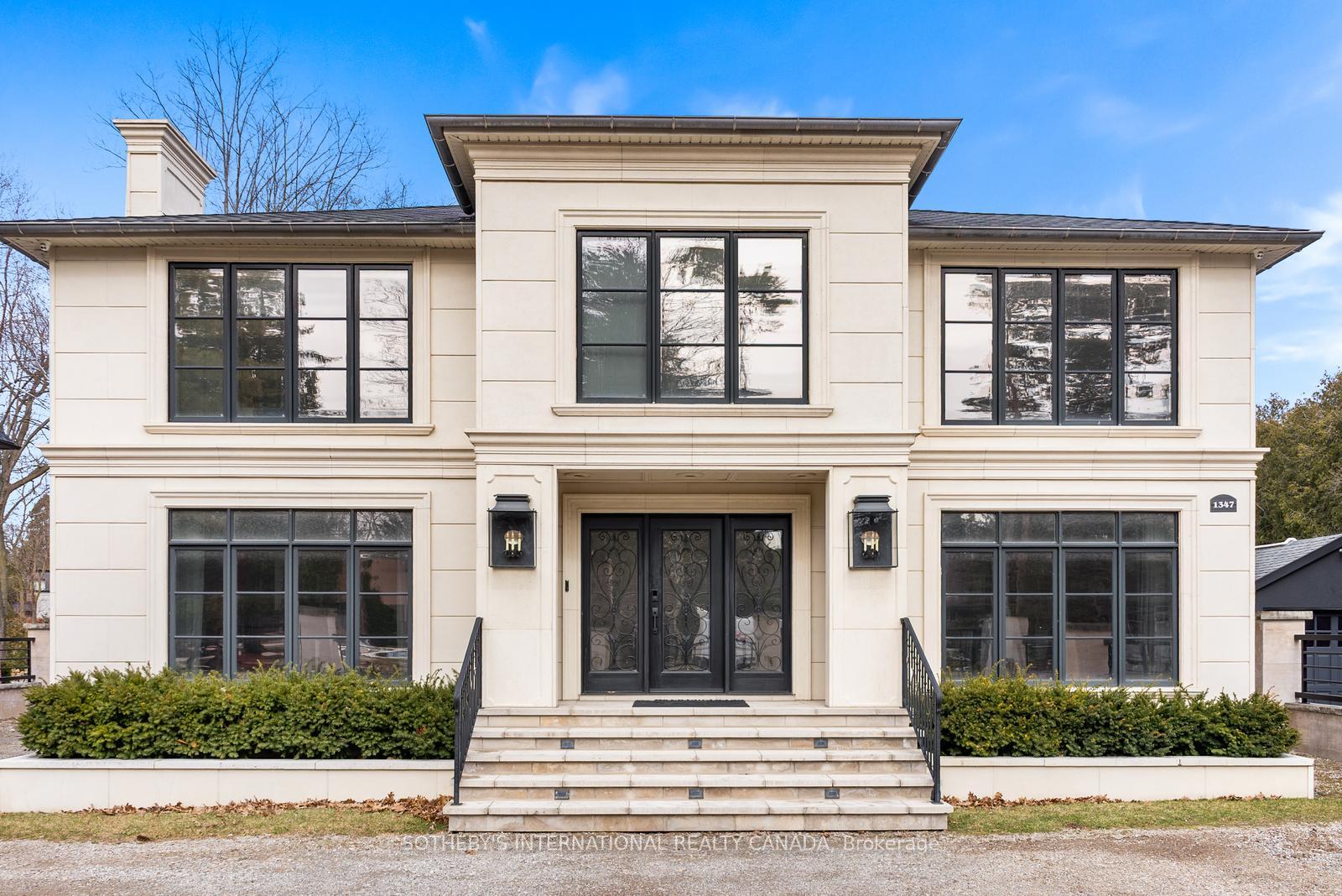 1347 Queen Victoria Avenue