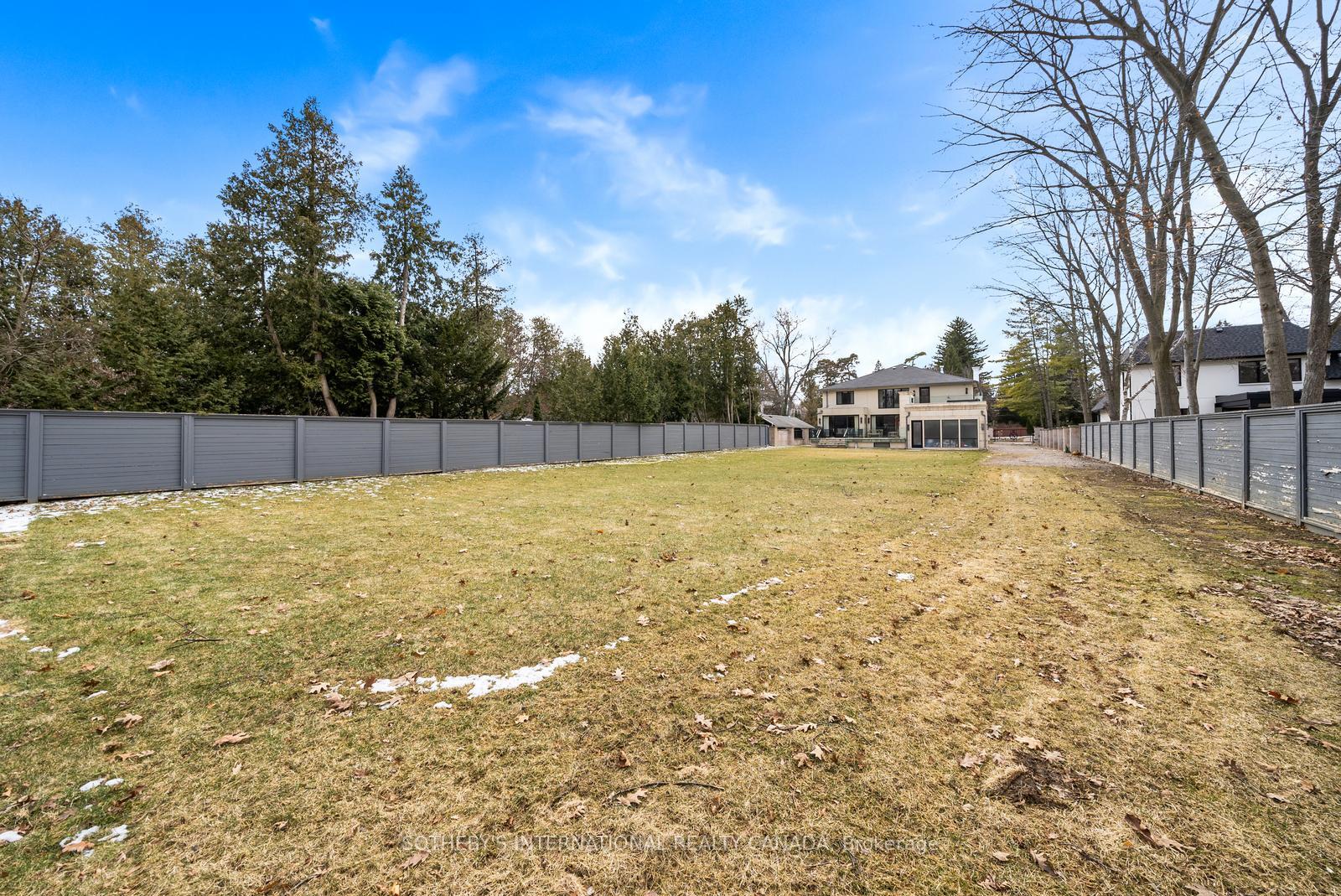 1347 Queen Victoria Avenue