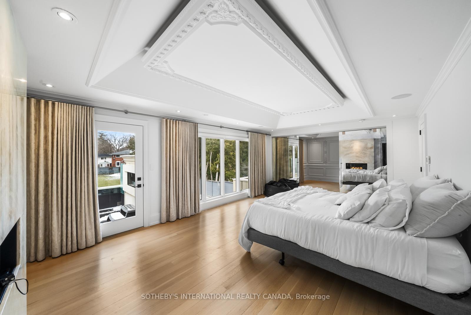 1347 Queen Victoria Avenue