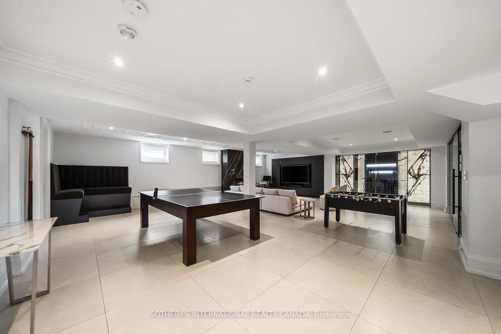 1347 Queen Victoria Avenue