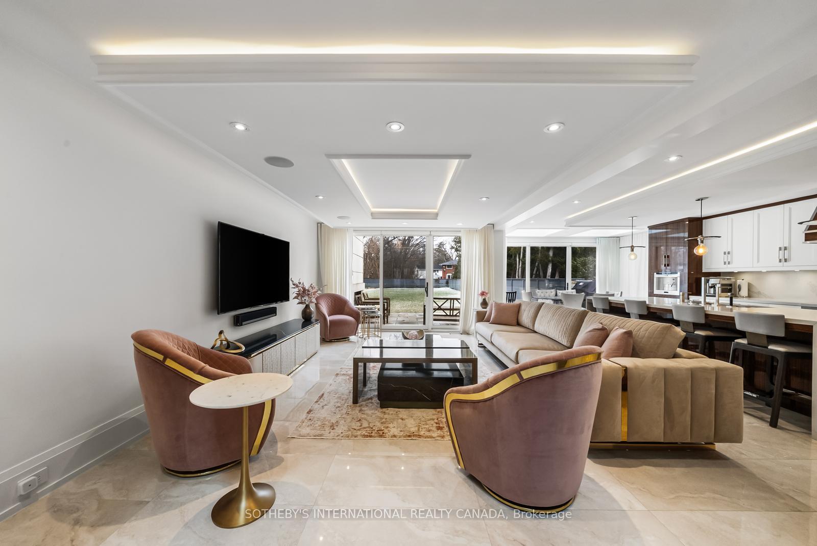 1347 Queen Victoria Avenue