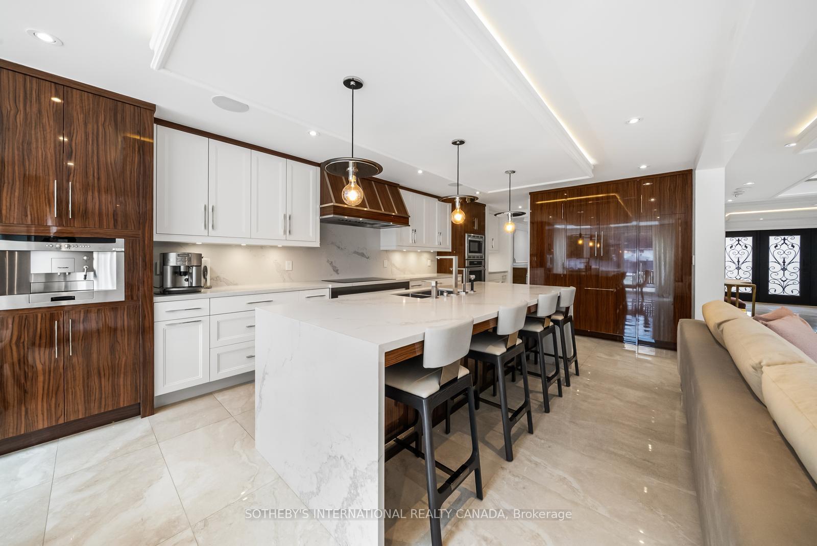 1347 Queen Victoria Avenue