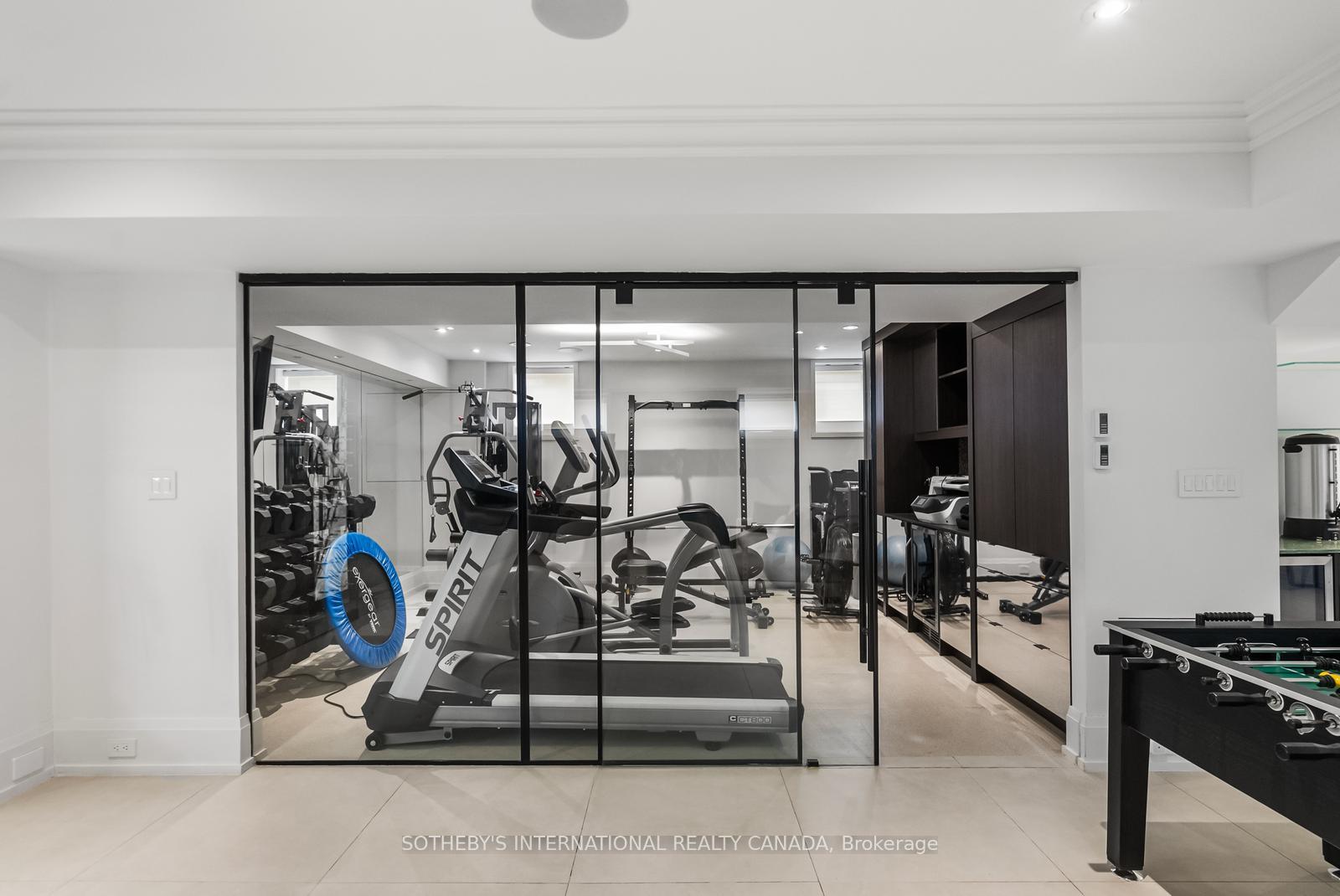 1347 Queen Victoria Avenue