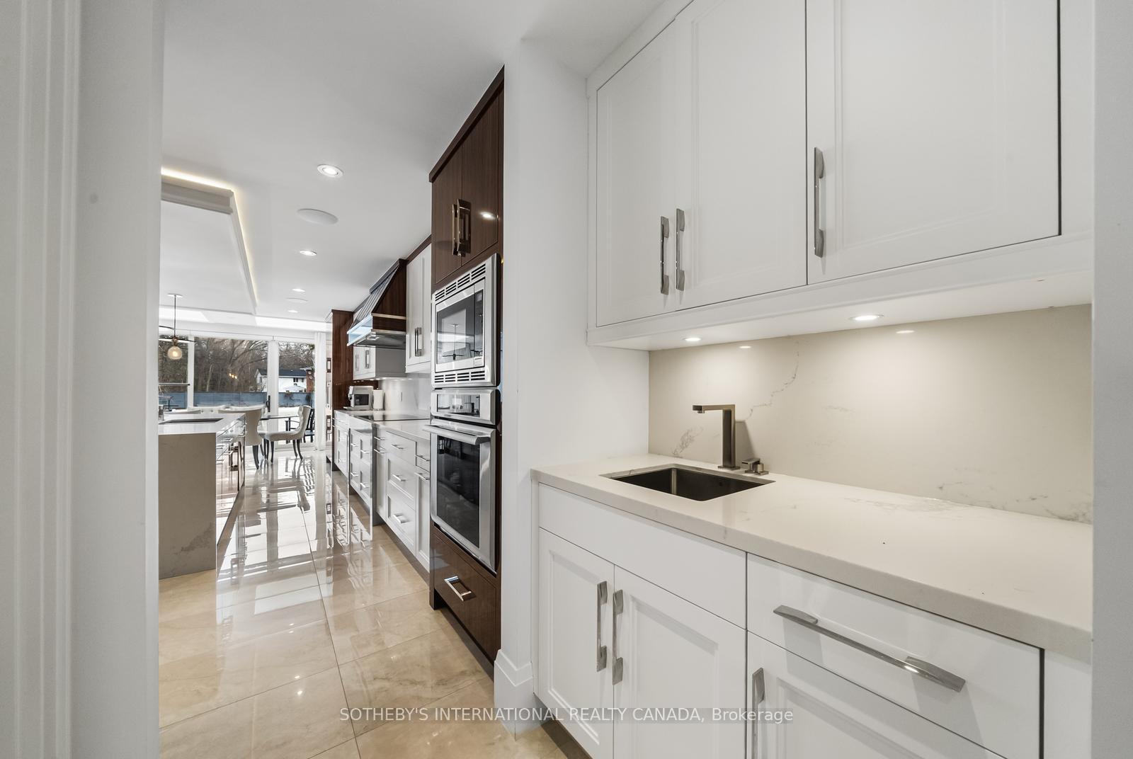 1347 Queen Victoria Avenue