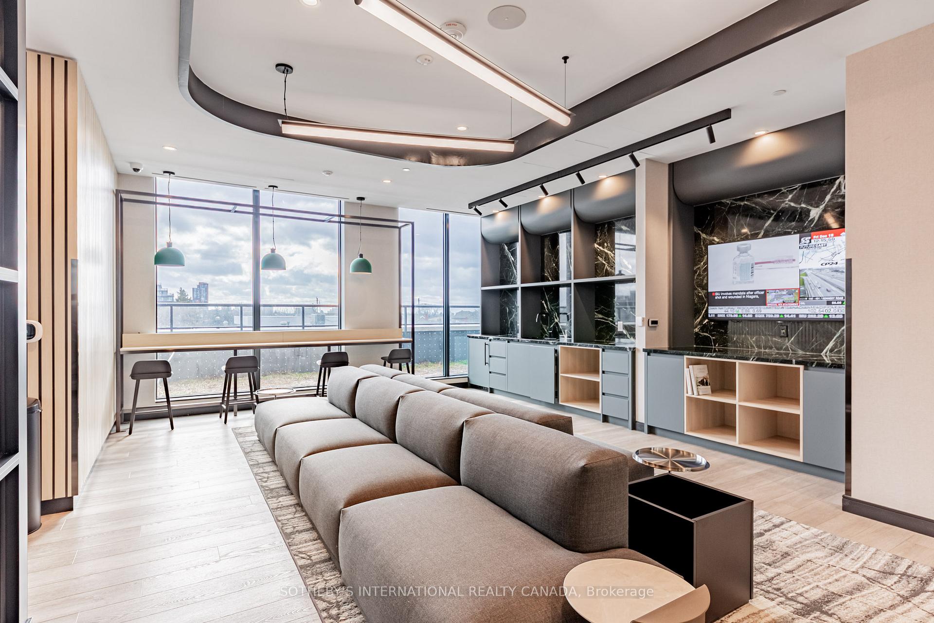 5 York Garden Way 703