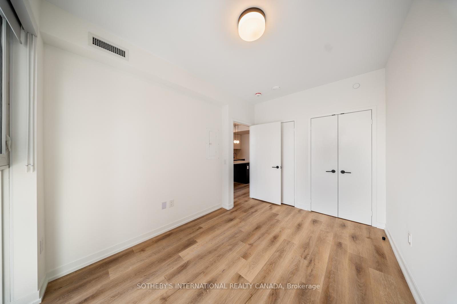 5 York Garden Way 1701