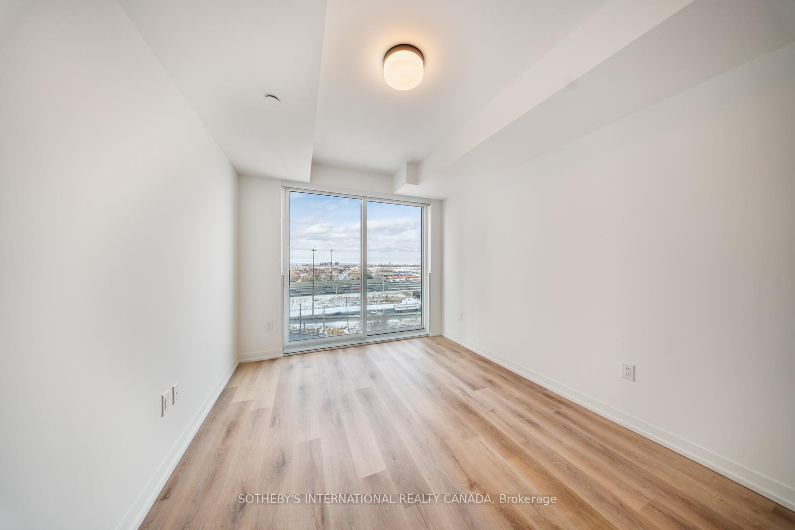 5 York Garden Way 1701