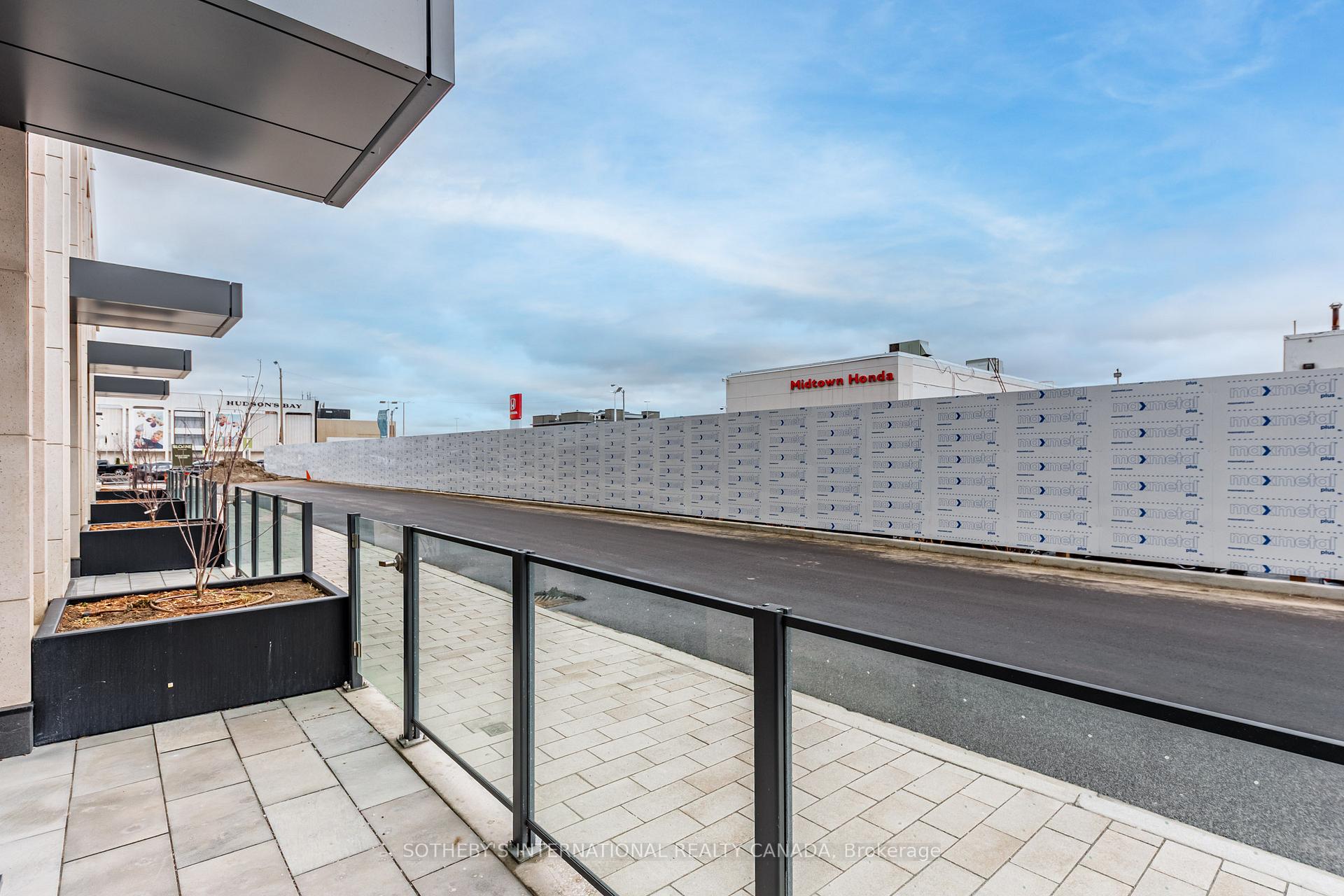 5 York Garden Way TH#104