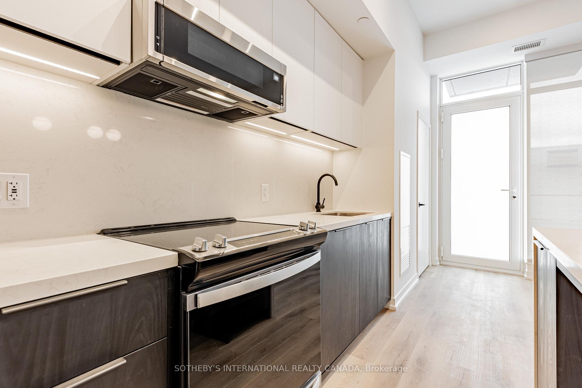 5 York Garden Way TH#104