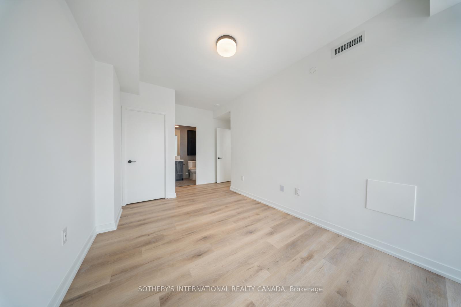 5 York Garden Way 502