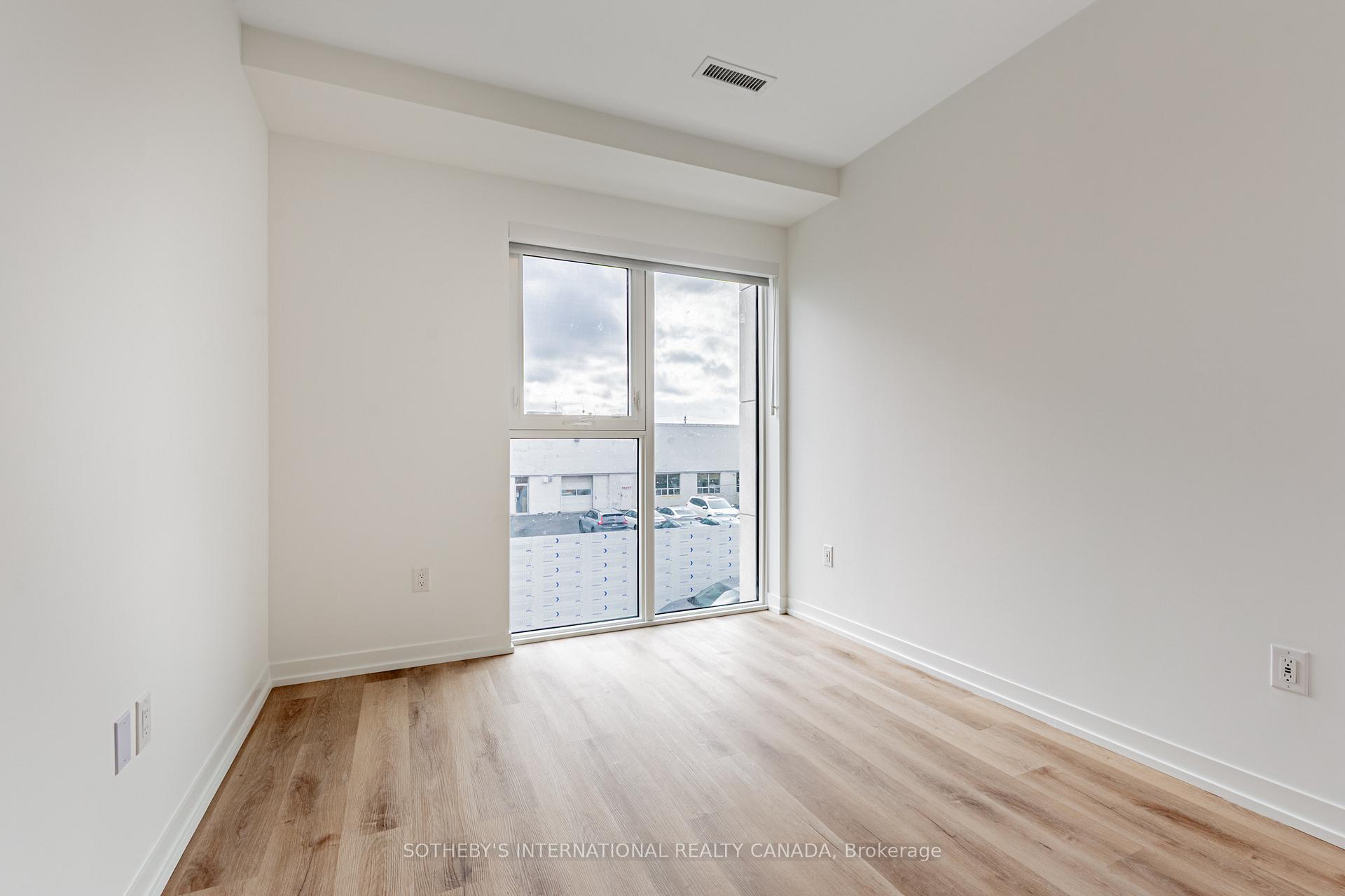 5 York Garden Way TH#101