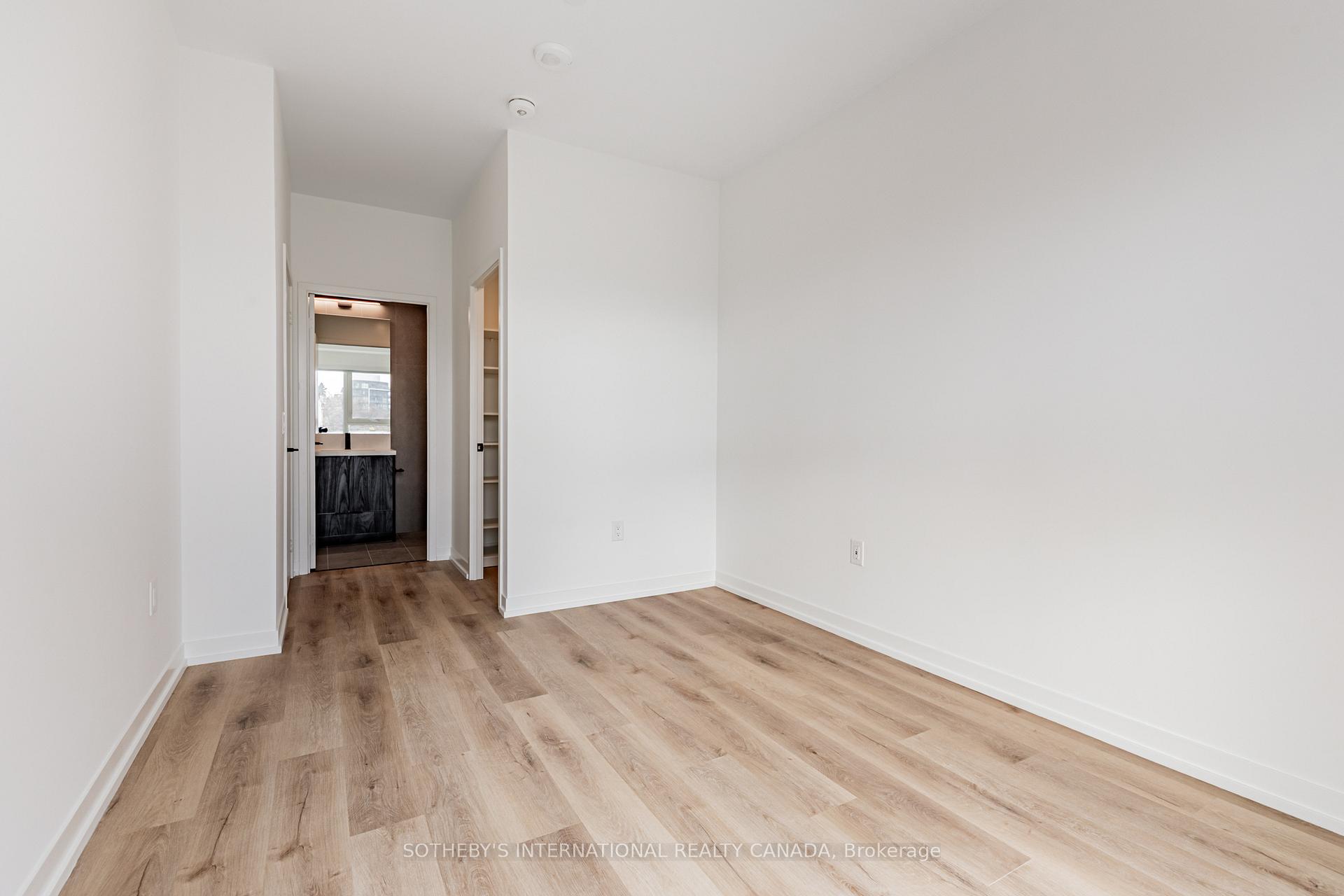 5 York Garden Way TH#101