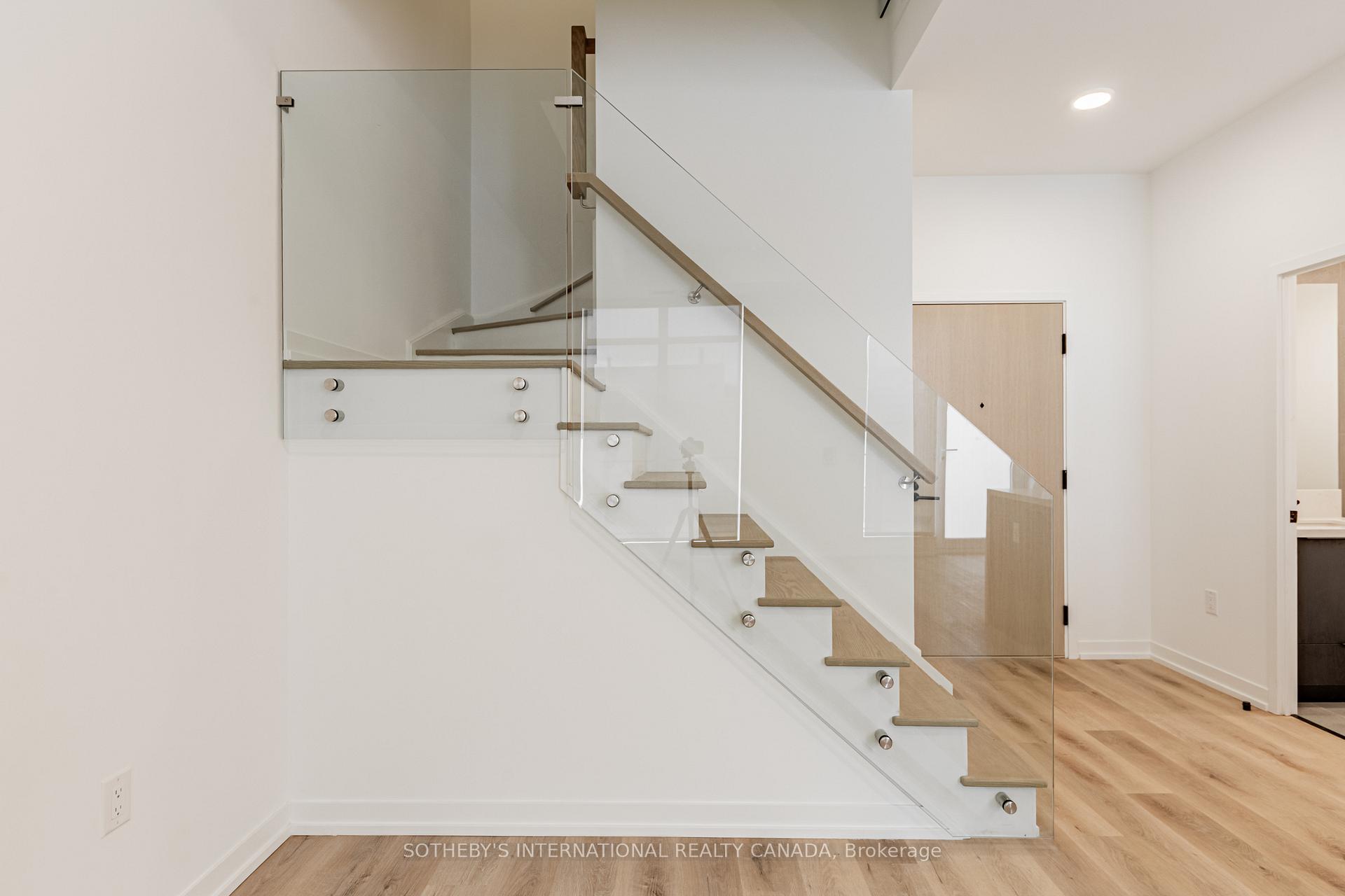 5 York Garden Way TH#101