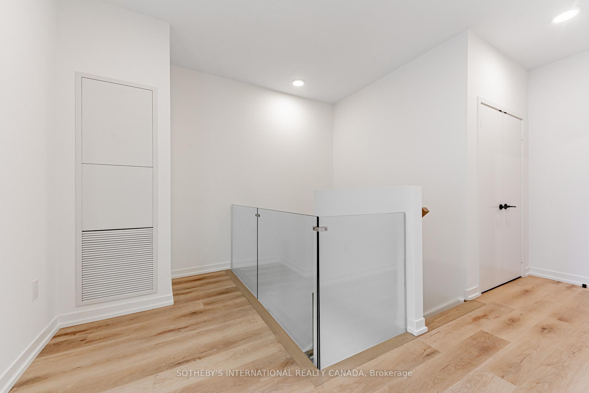 5 York Garden Way TH#101