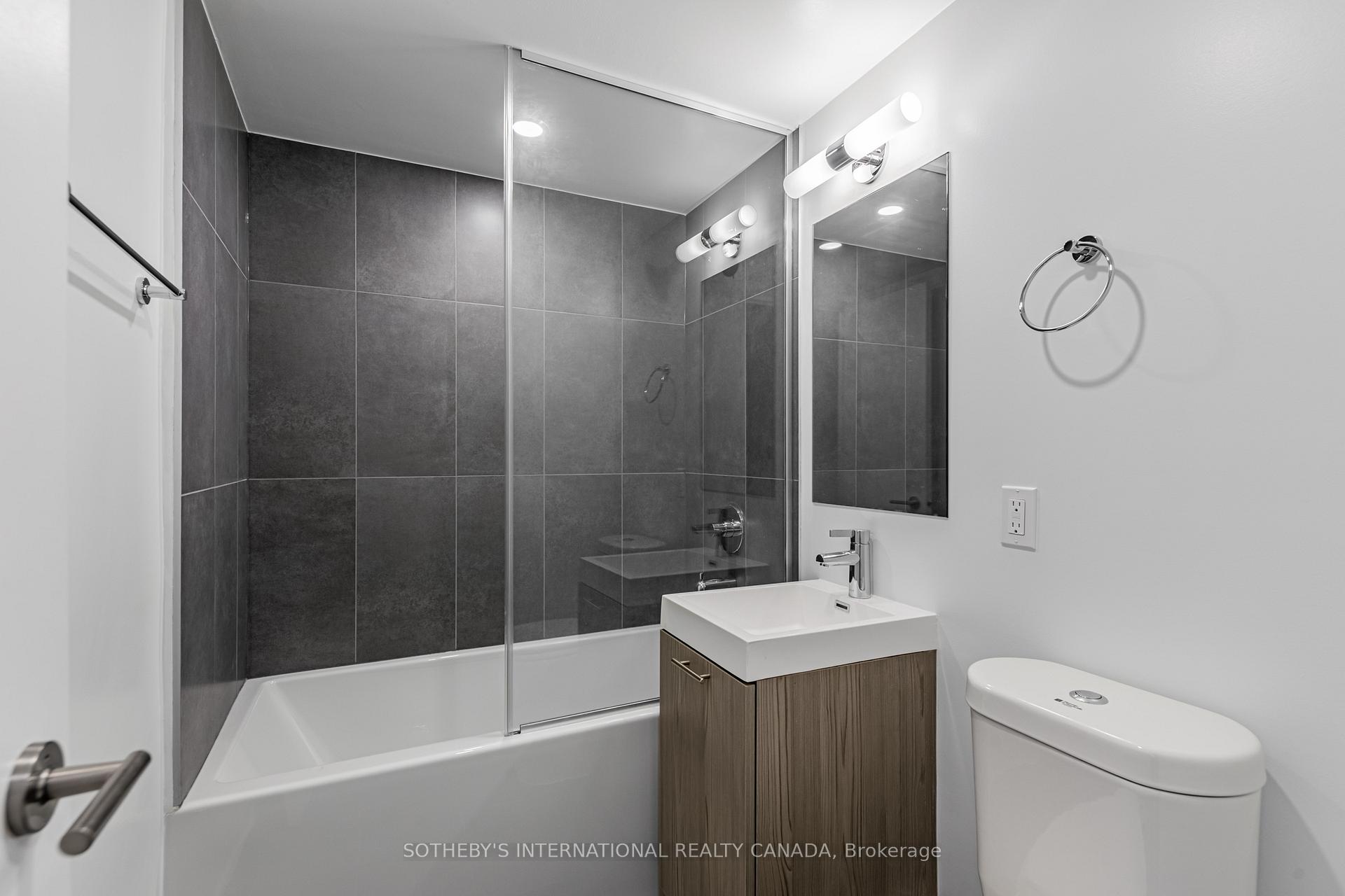 115 Tyndall Avenue S0307