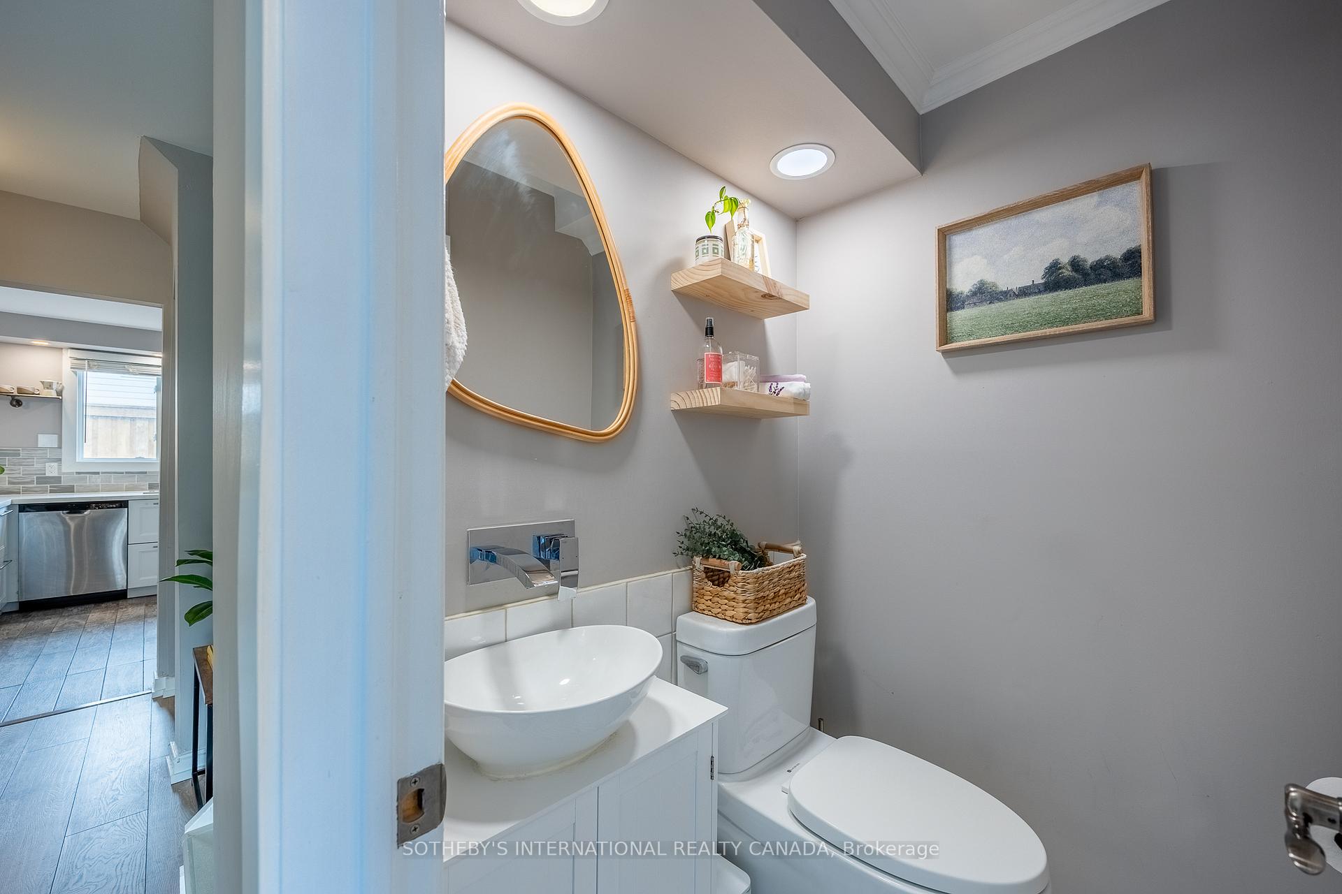 5475 Lakeshore Road 113