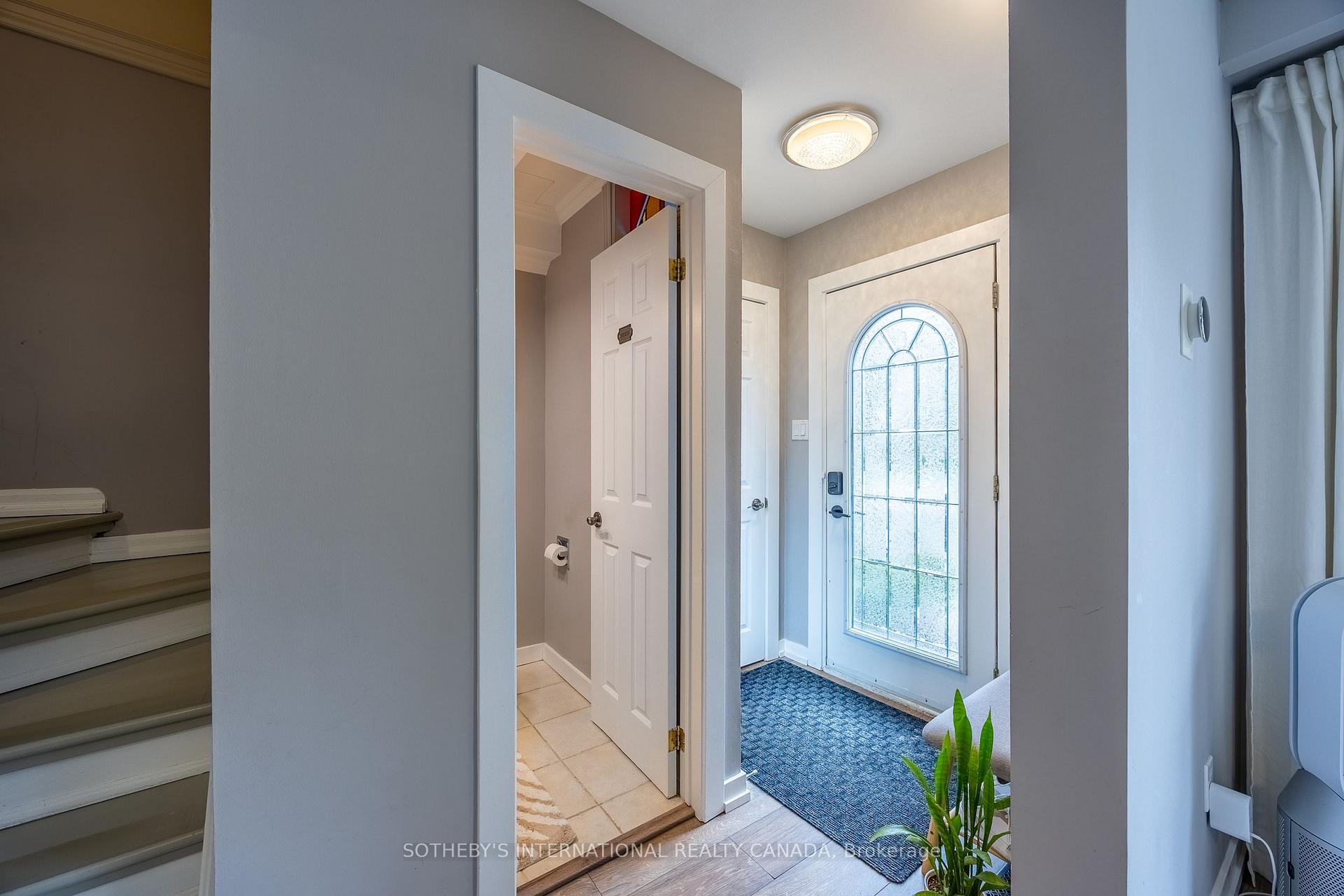 5475 Lakeshore Road 113