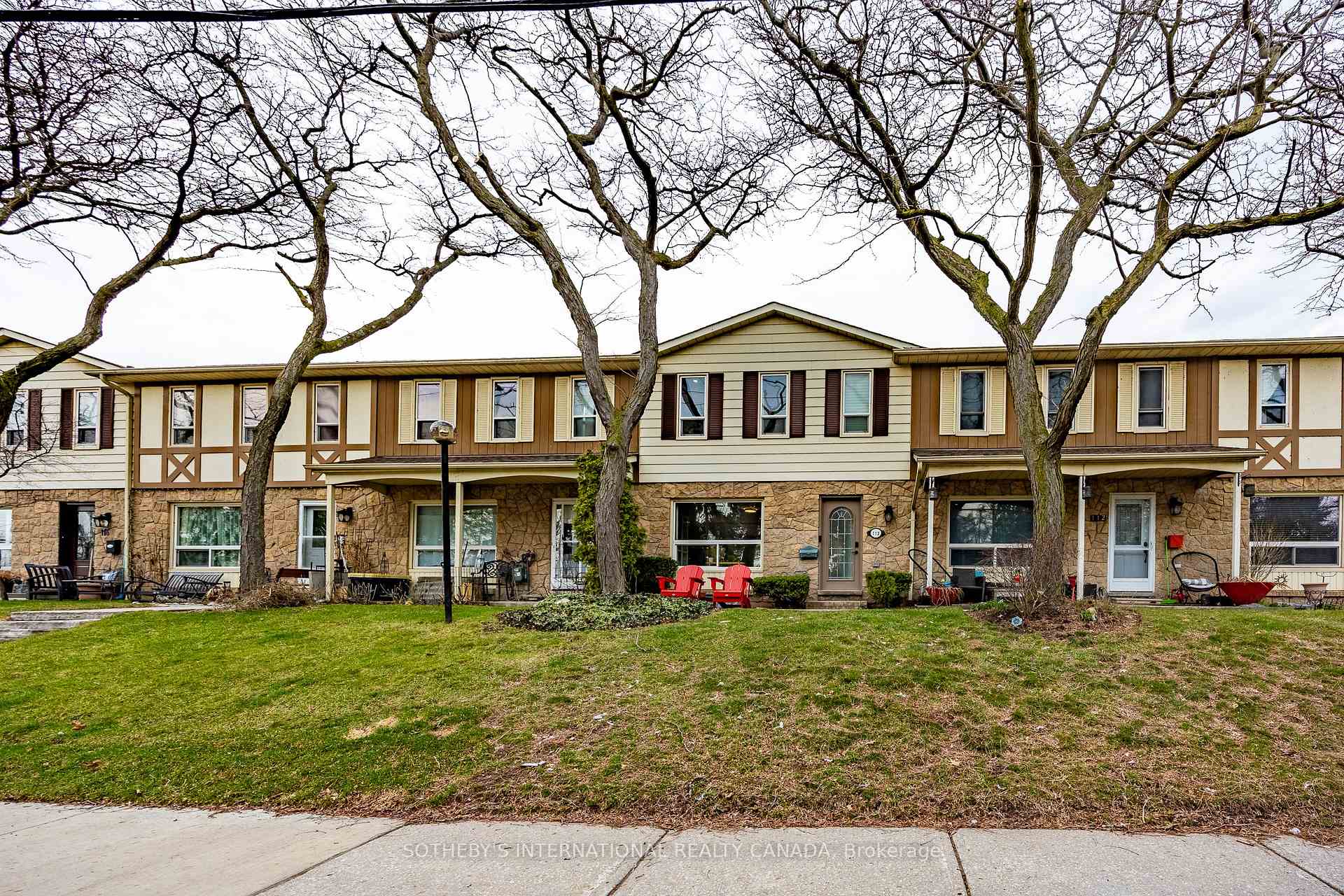 5475 Lakeshore Road 113